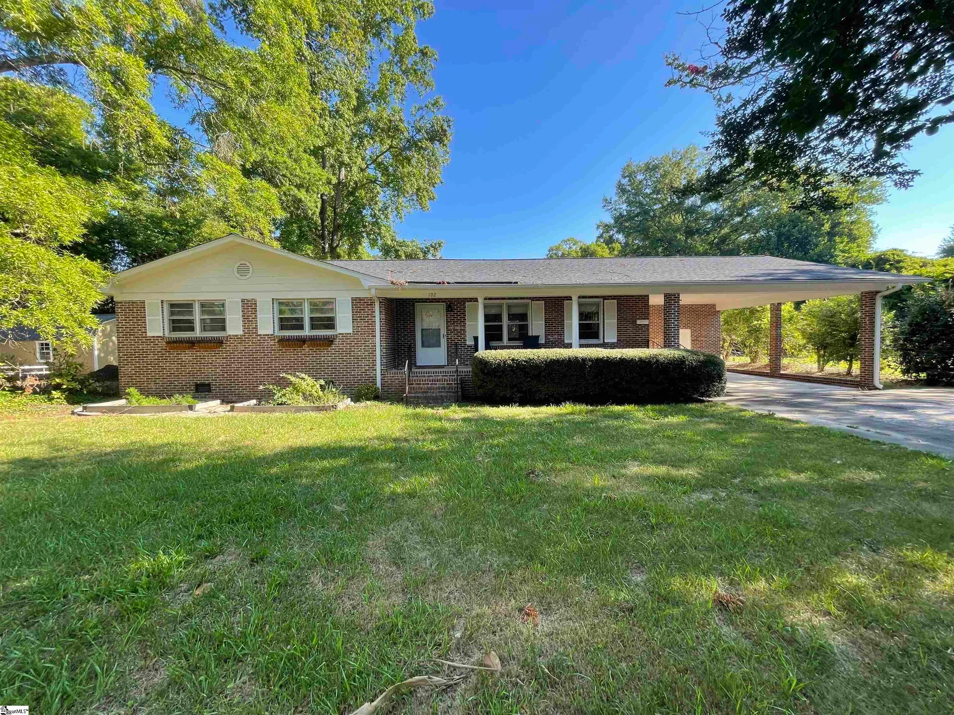 Property image 2 at 102 W Maple Street, Clinton, SC 29325
