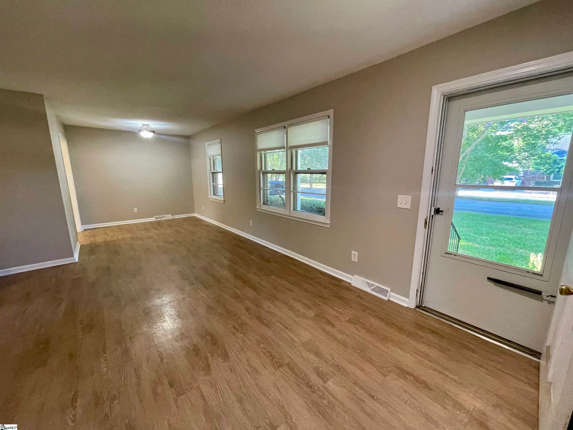 Property image 3 at 102 W Maple Street, Clinton, SC 29325