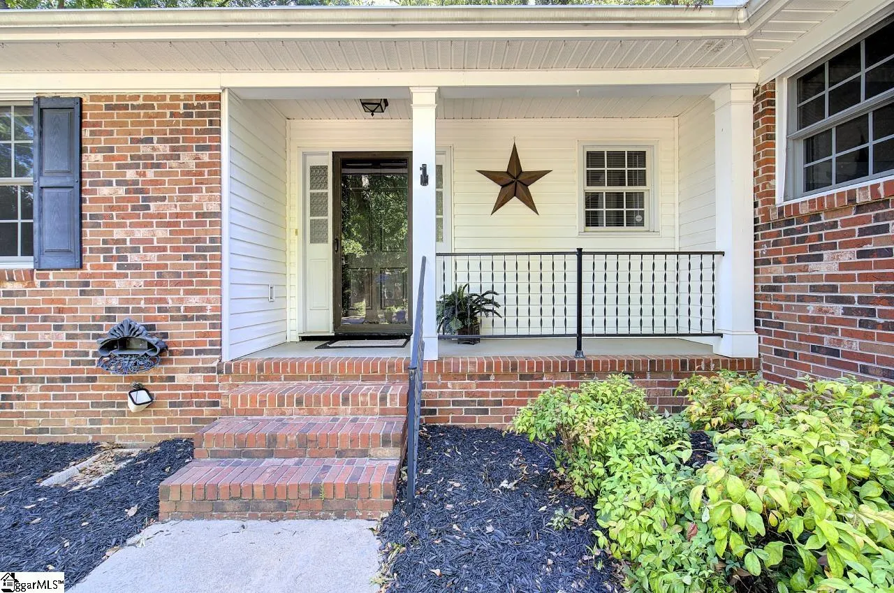 Property image 4 at 8 Meredith Lane, Greenville, SC 29607