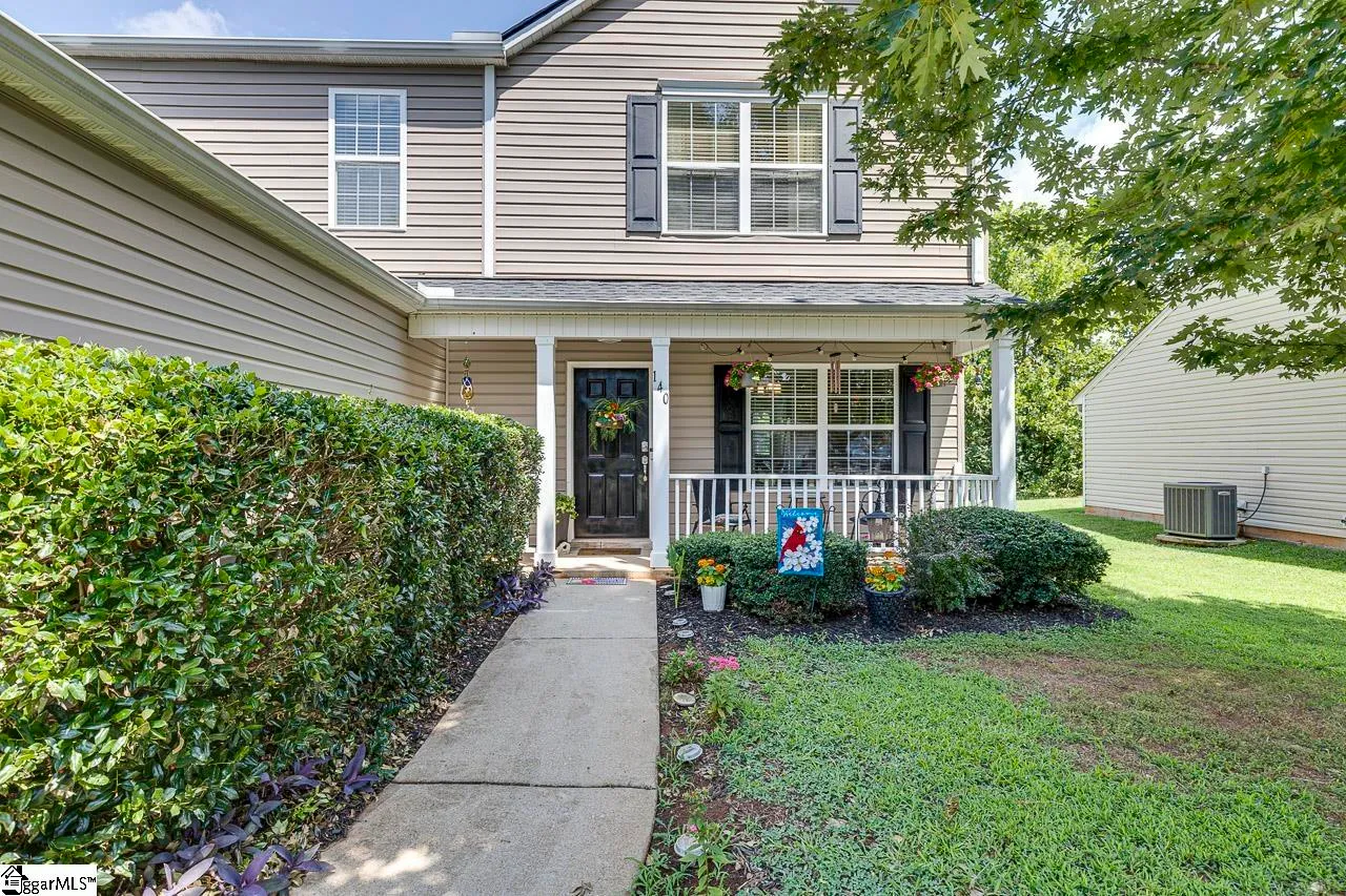 Property image 2 at 140 Crescent Creek Court, Greenville, SC 29605