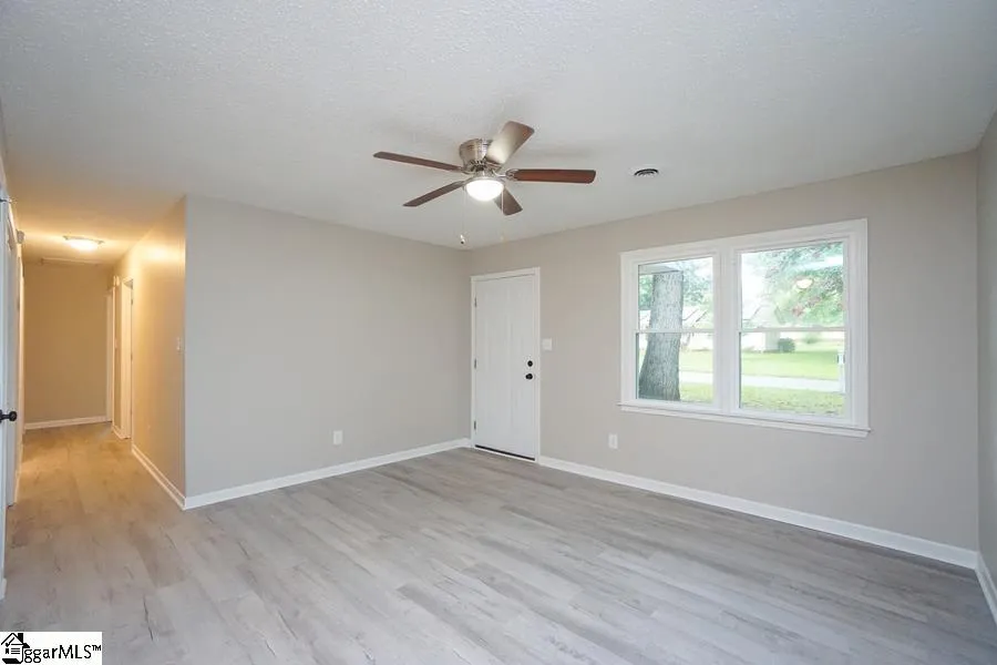 Property image 3 at 8 Windmill Drive, Wellford, SC 29388