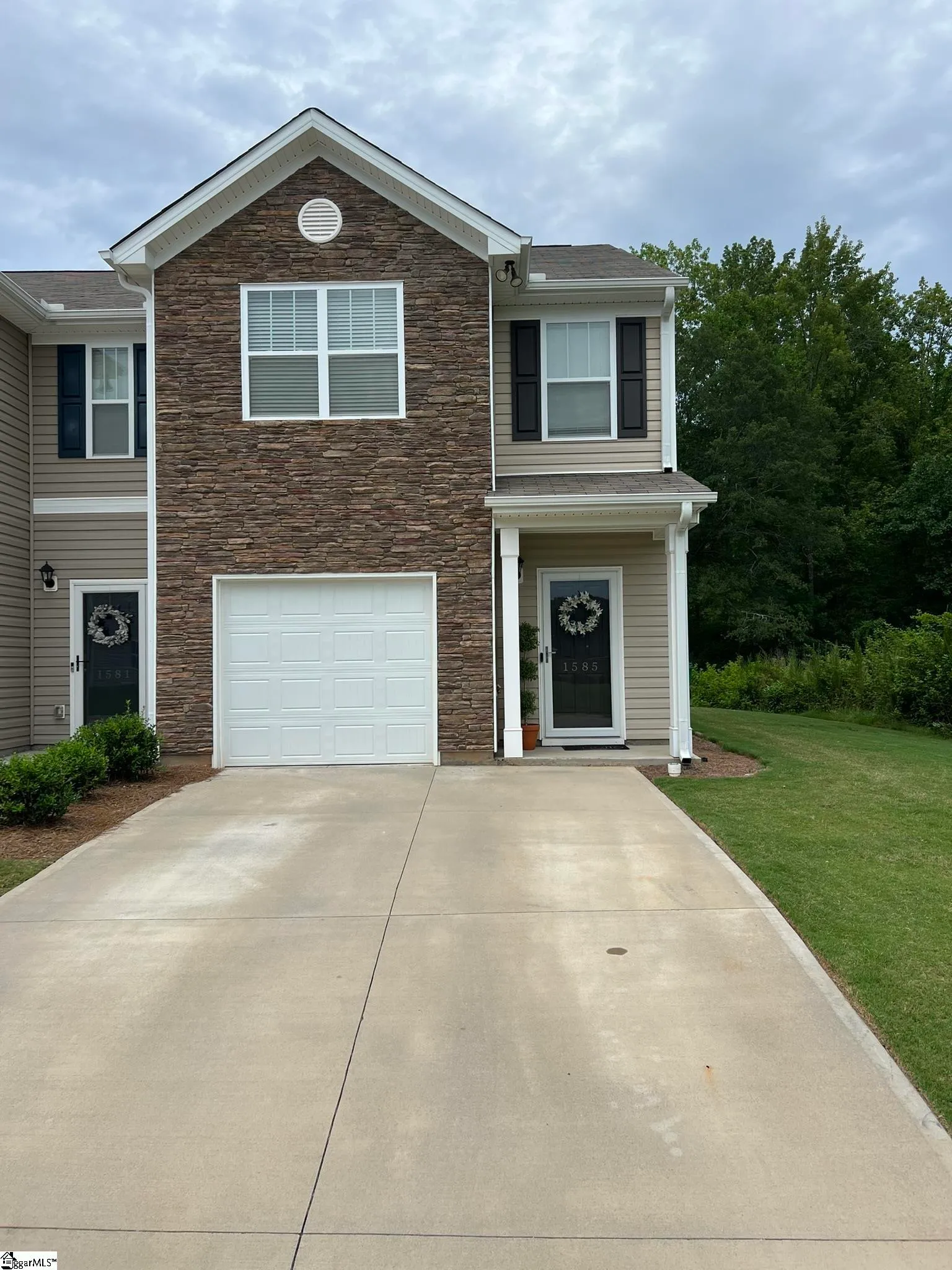 1585 Katherine Court