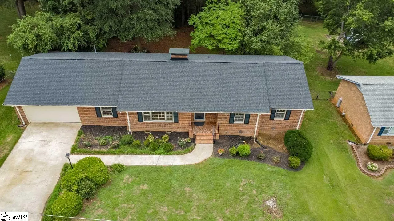 Property image 2 at 11 New Castle Way, Greenville, SC 29615