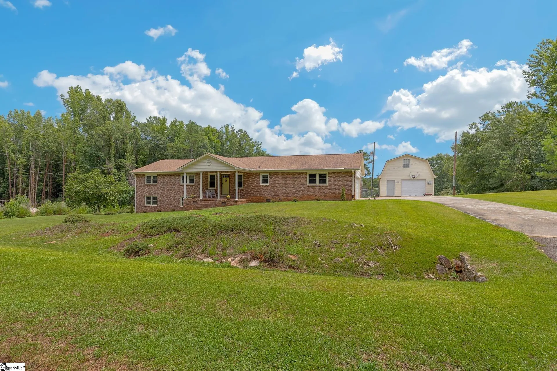 Property image 3 at 1219 Lakeside Drive, Anderson, SC 29621