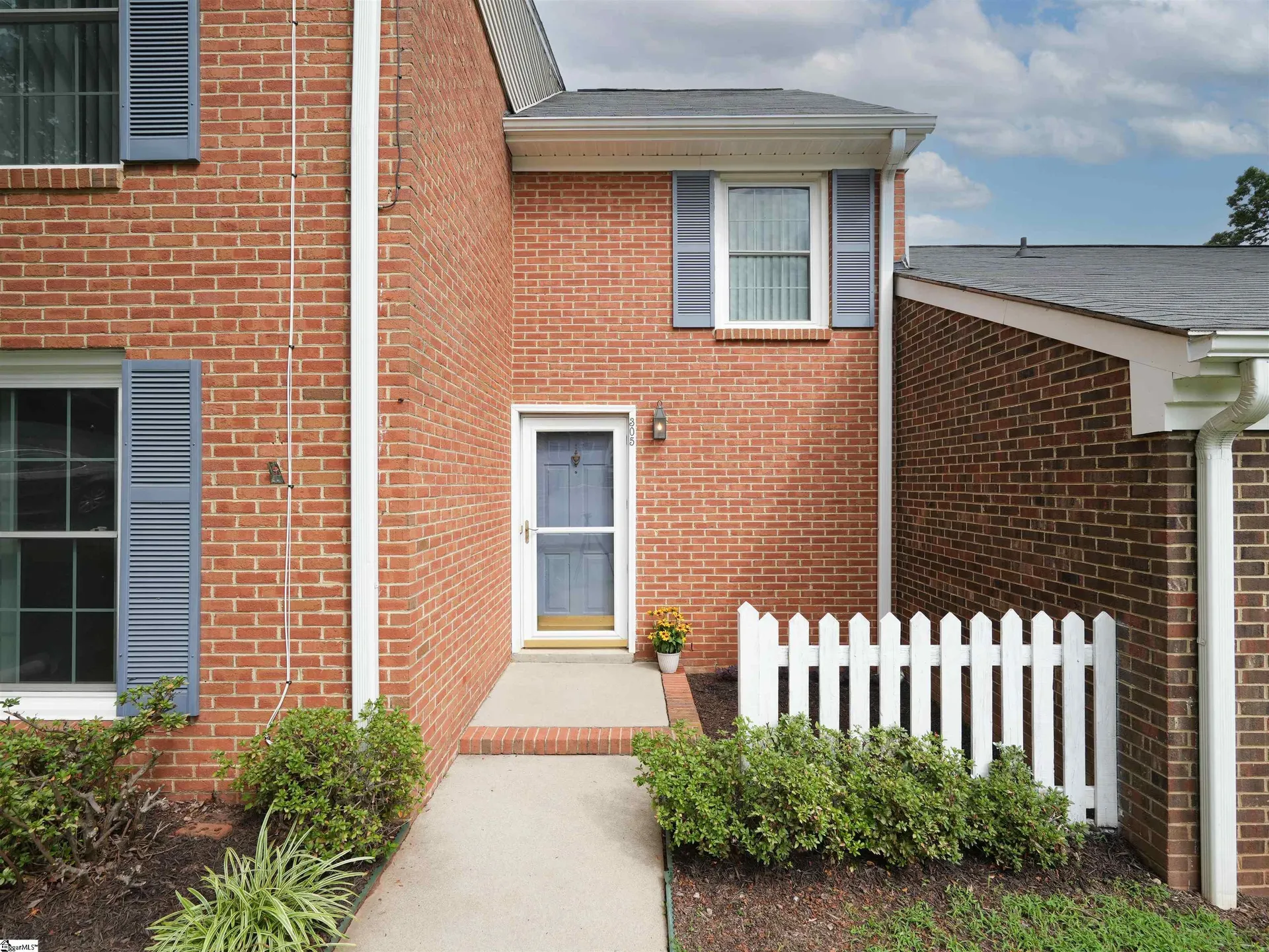 305 wenwood Circle