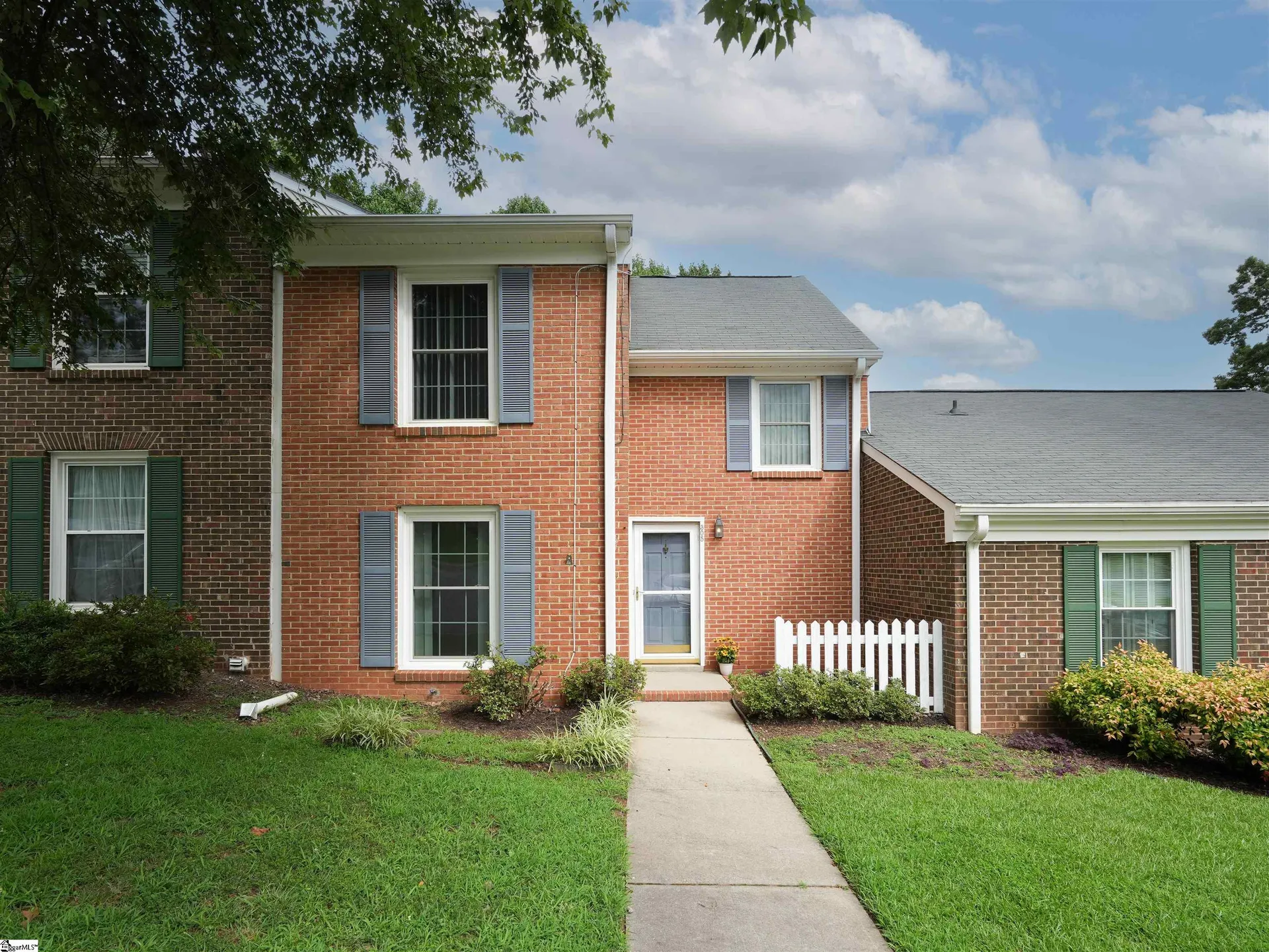 Property image 2 at 305 wenwood Circle, Greenville, SC 29607-4273