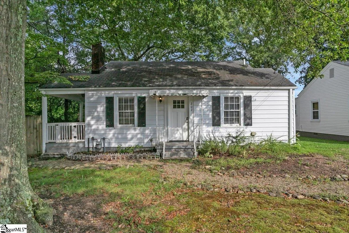 Property image 2 at 202 Cumberland Avenue, Greenville, SC 29607