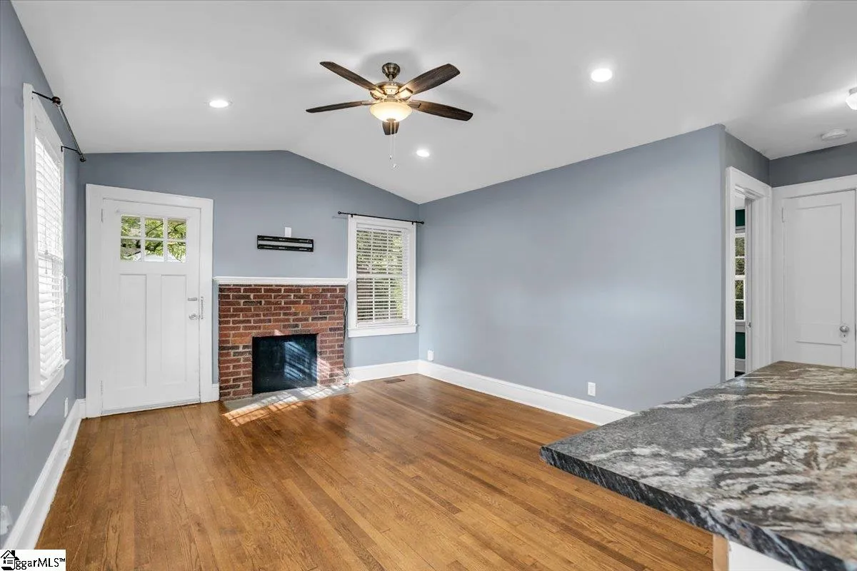 Property image 4 at 202 Cumberland Avenue, Greenville, SC 29607