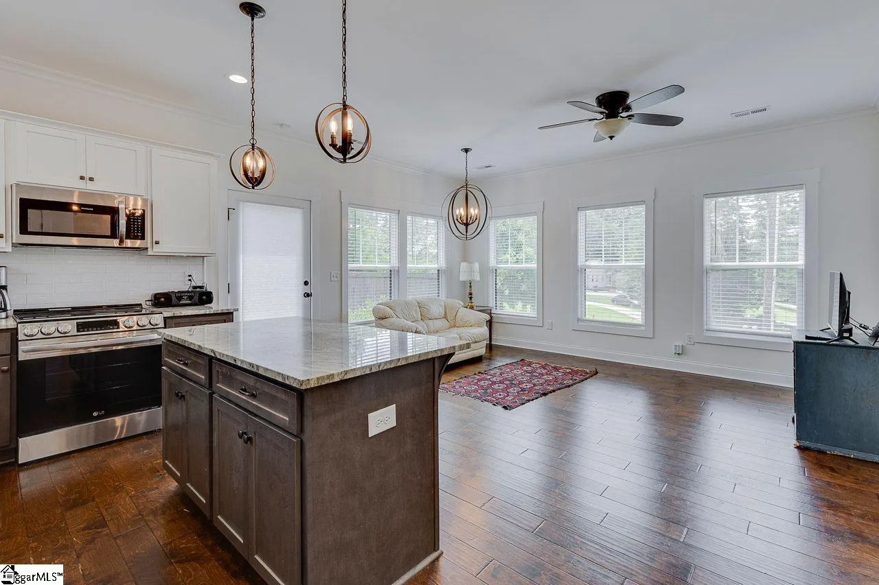 Property image 5 at 12 Greenridge Drive, Greenville, SC 29607