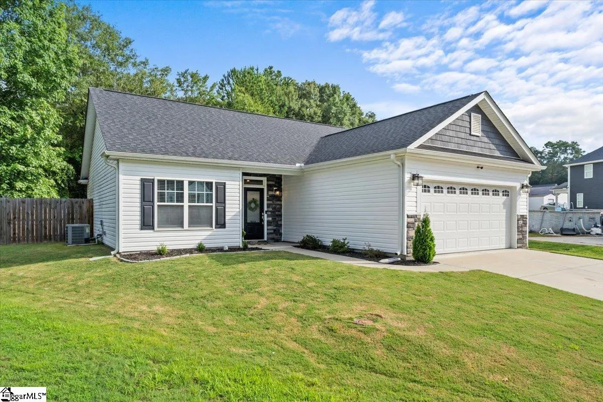 Property image 2 at 136 Crown Court, Williamston, SC 29697