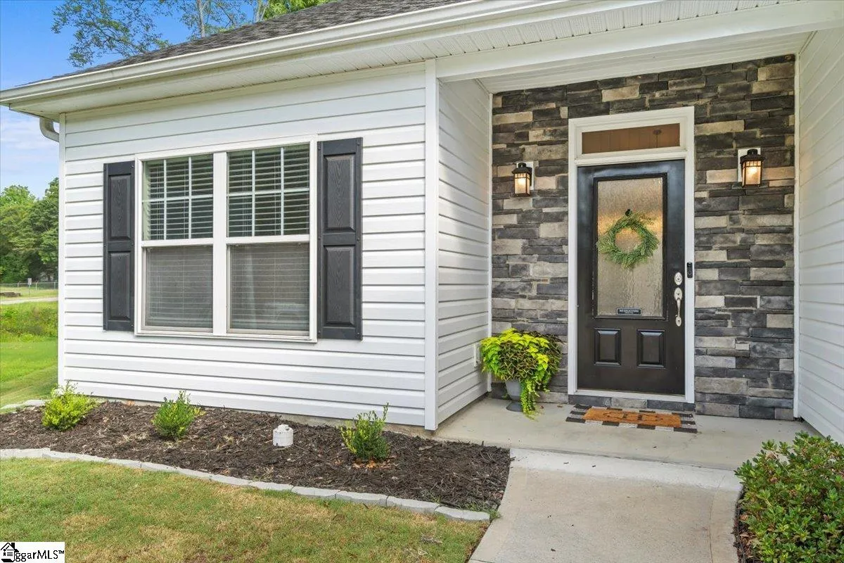 Property image 4 at 136 Crown Court, Williamston, SC 29697