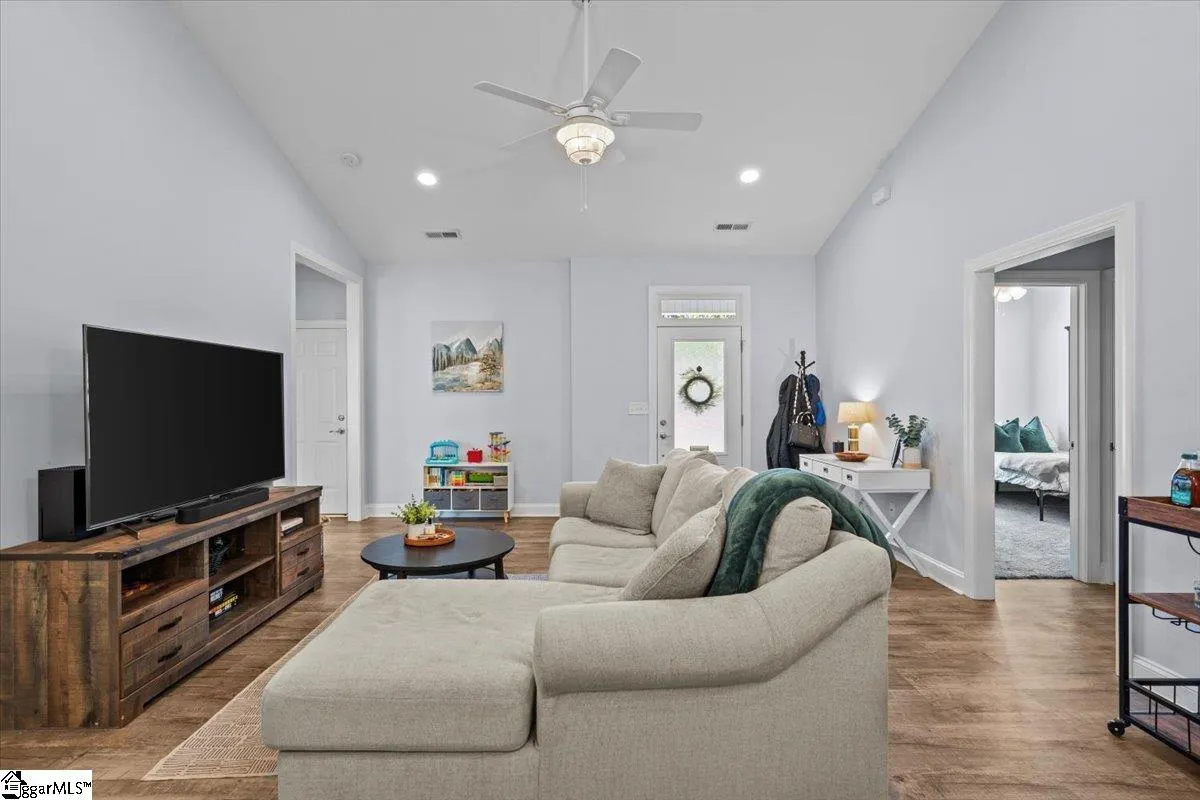 Property image 5 at 136 Crown Court, Williamston, SC 29697