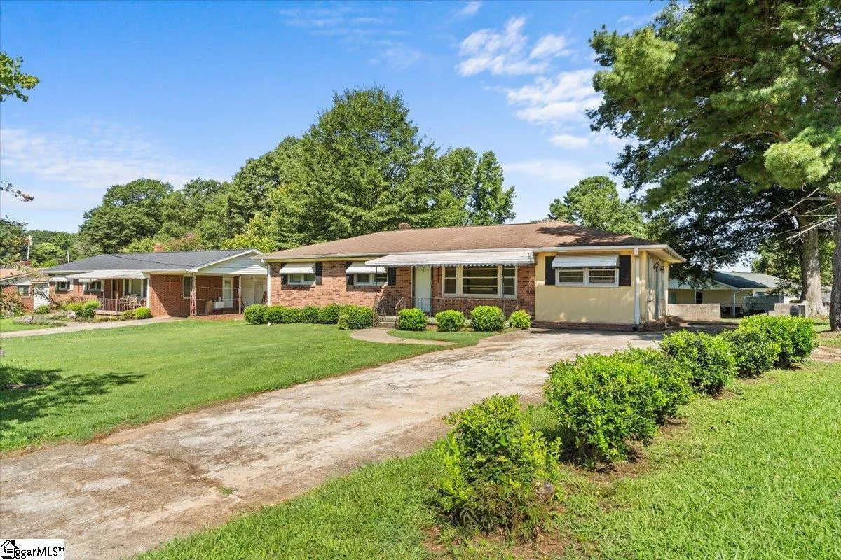 Property image 2 at 409 Jacobs Road, Greenville, SC 29605