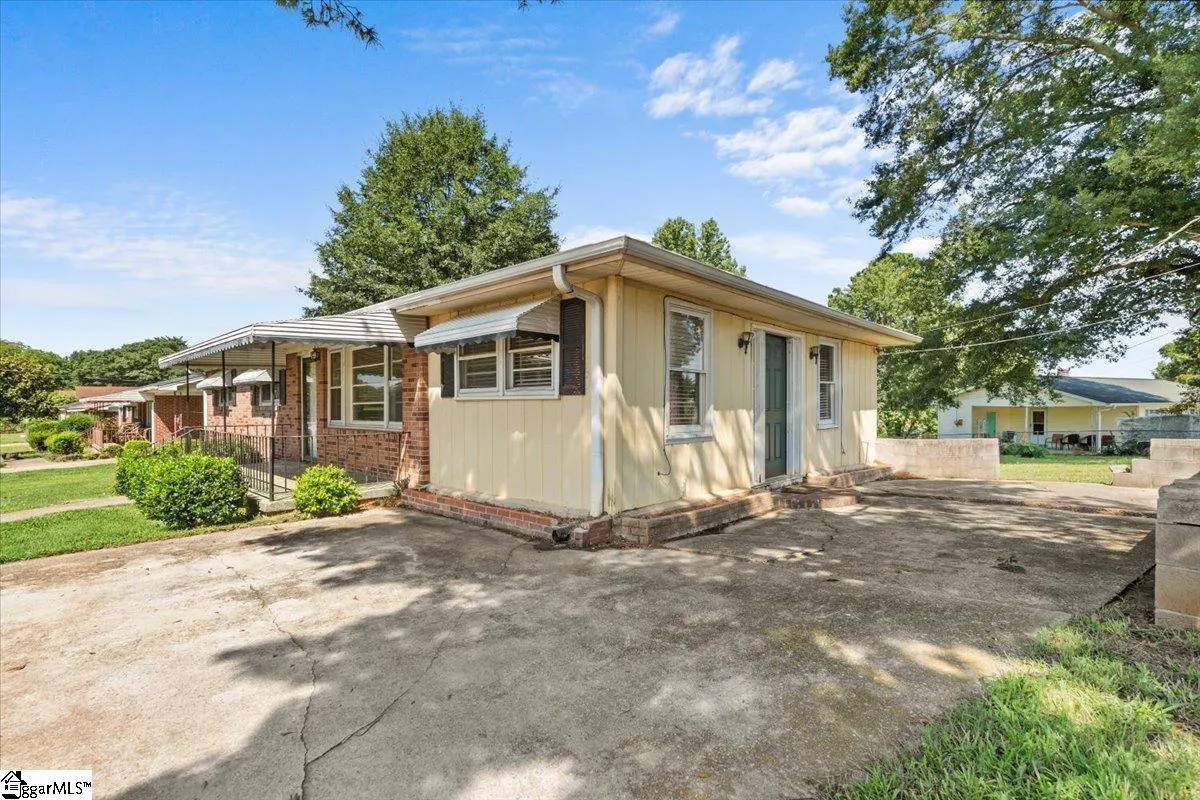 Property image 4 at 409 Jacobs Road, Greenville, SC 29605