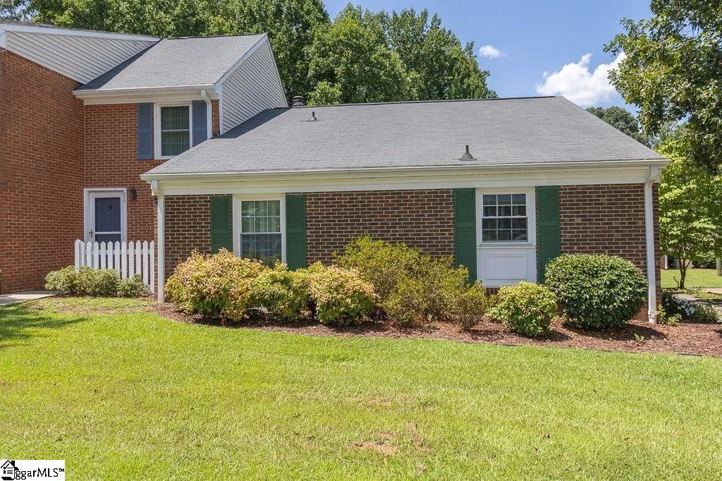 Property image 3 at 306 Wenwood Circle, Greenville, SC 29607-4273
