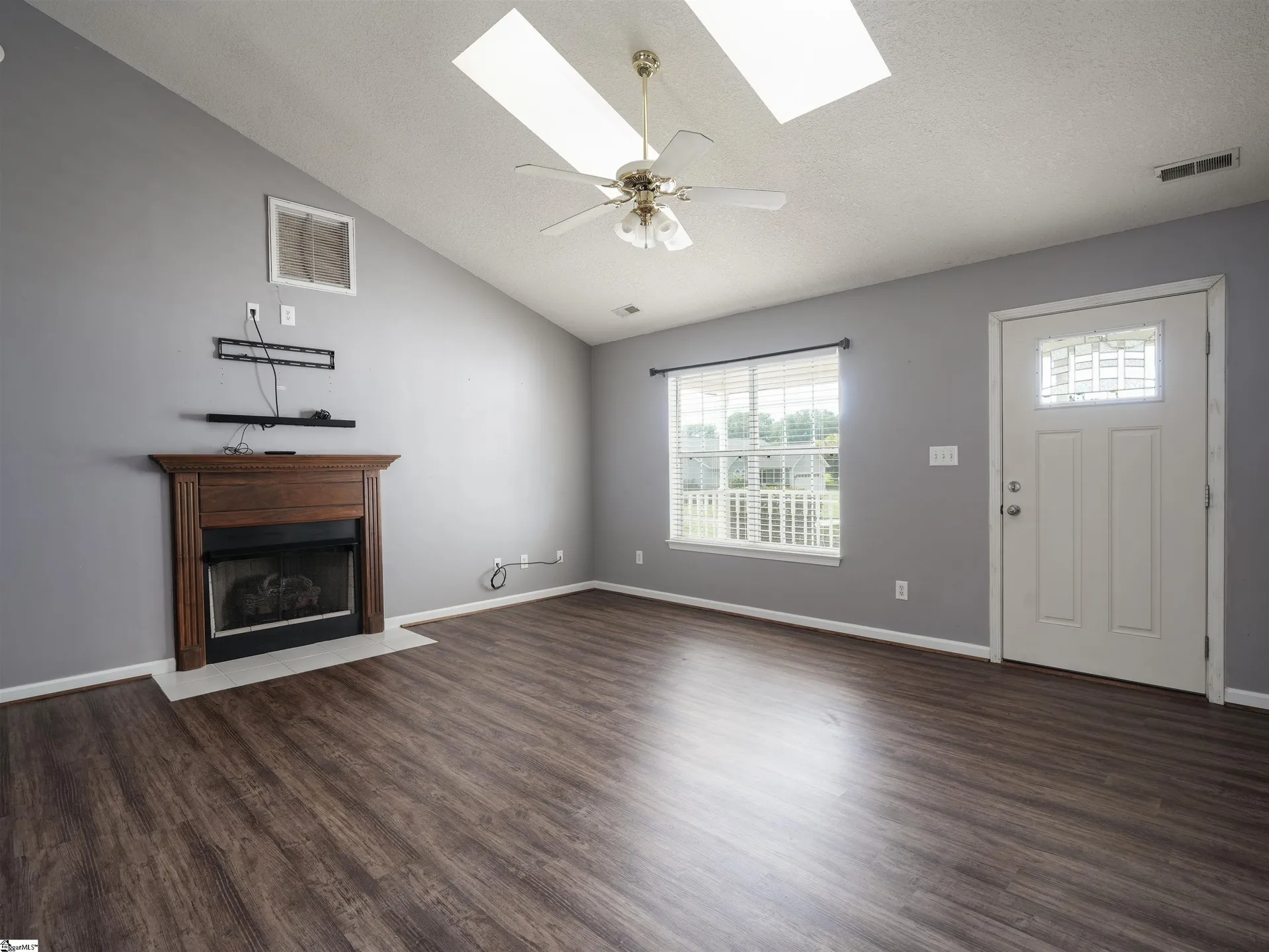 Property image 3 at 27 Duer Way, Greer, SC 29651
