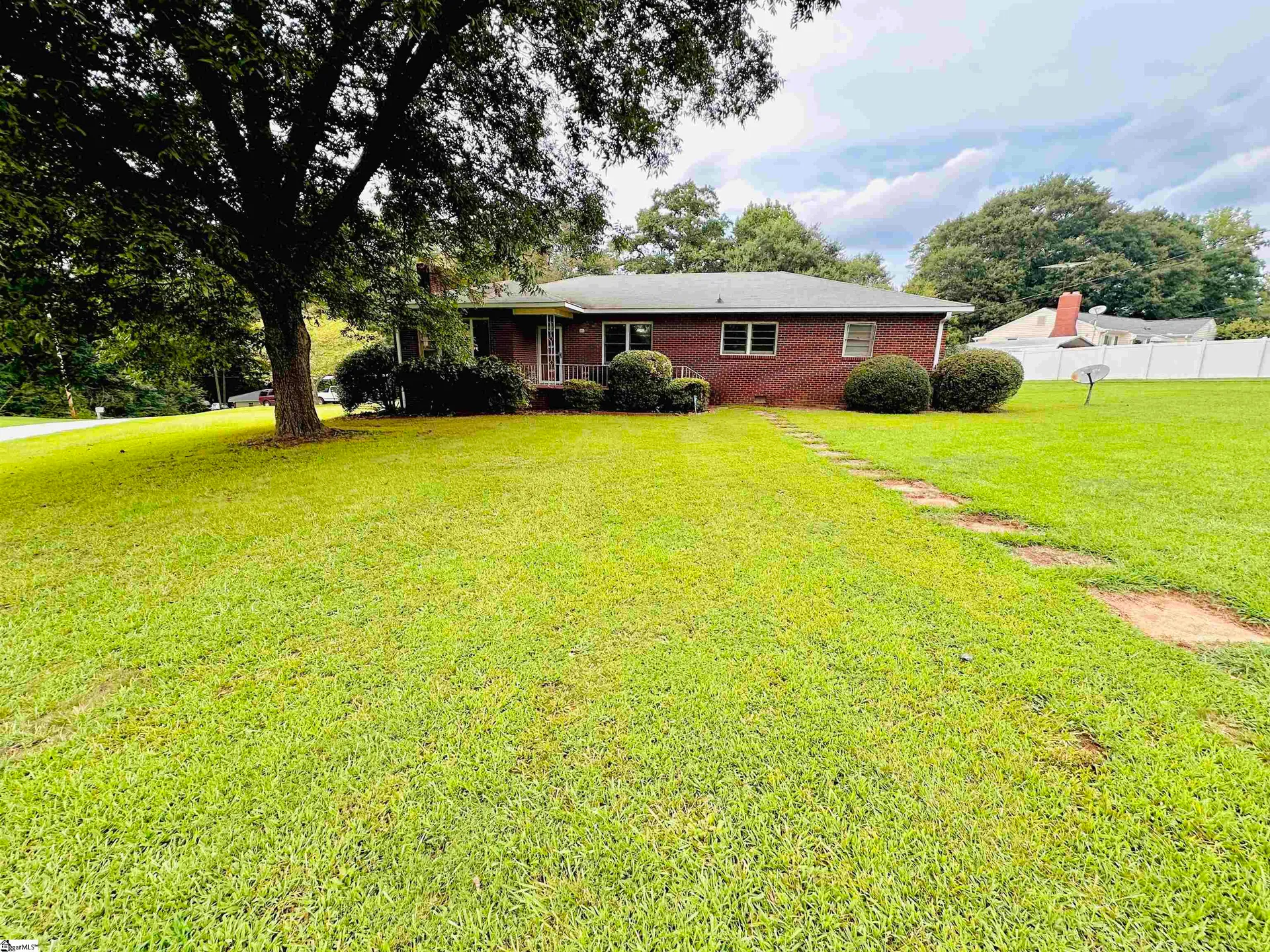 Property image 2 at 111 Tanglewood Drive, Greenville, SC 29611