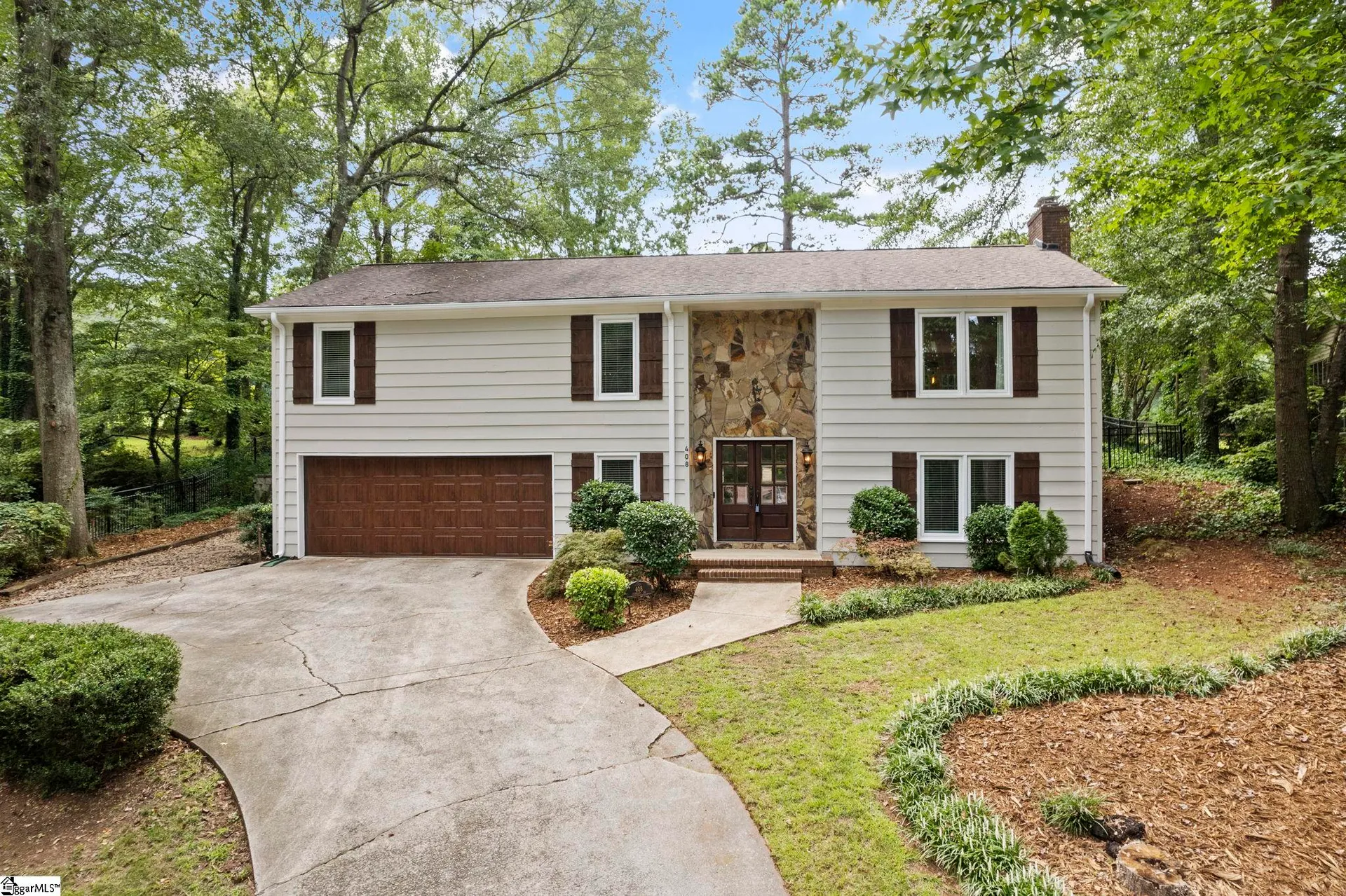 408 Camelot Drive