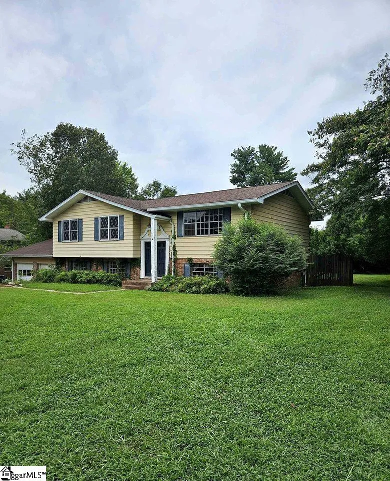 Property image 1 at 110 Devon Drive, Mauldin, SC 29662