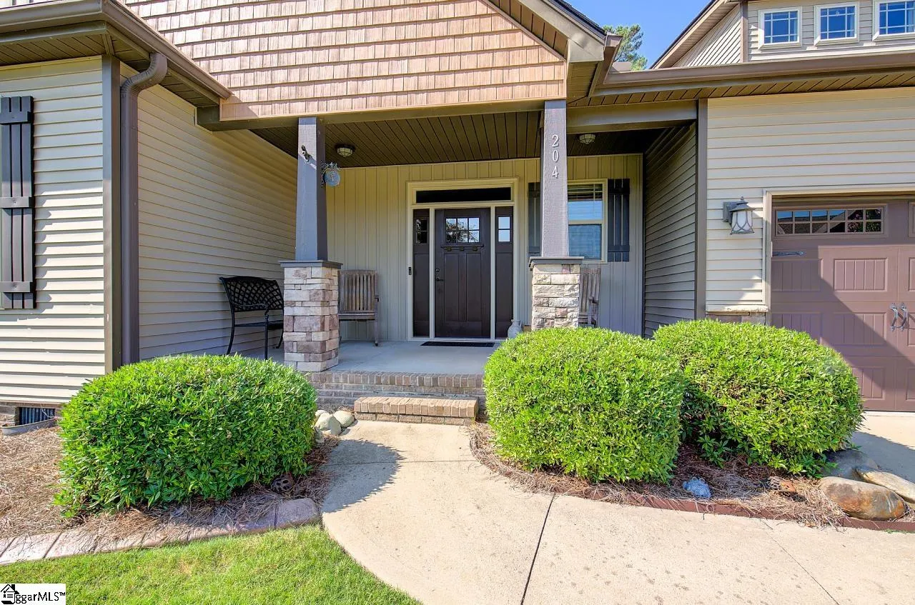 Property image 3 at 204 Pineknoll Circle, Easley, SC 29642