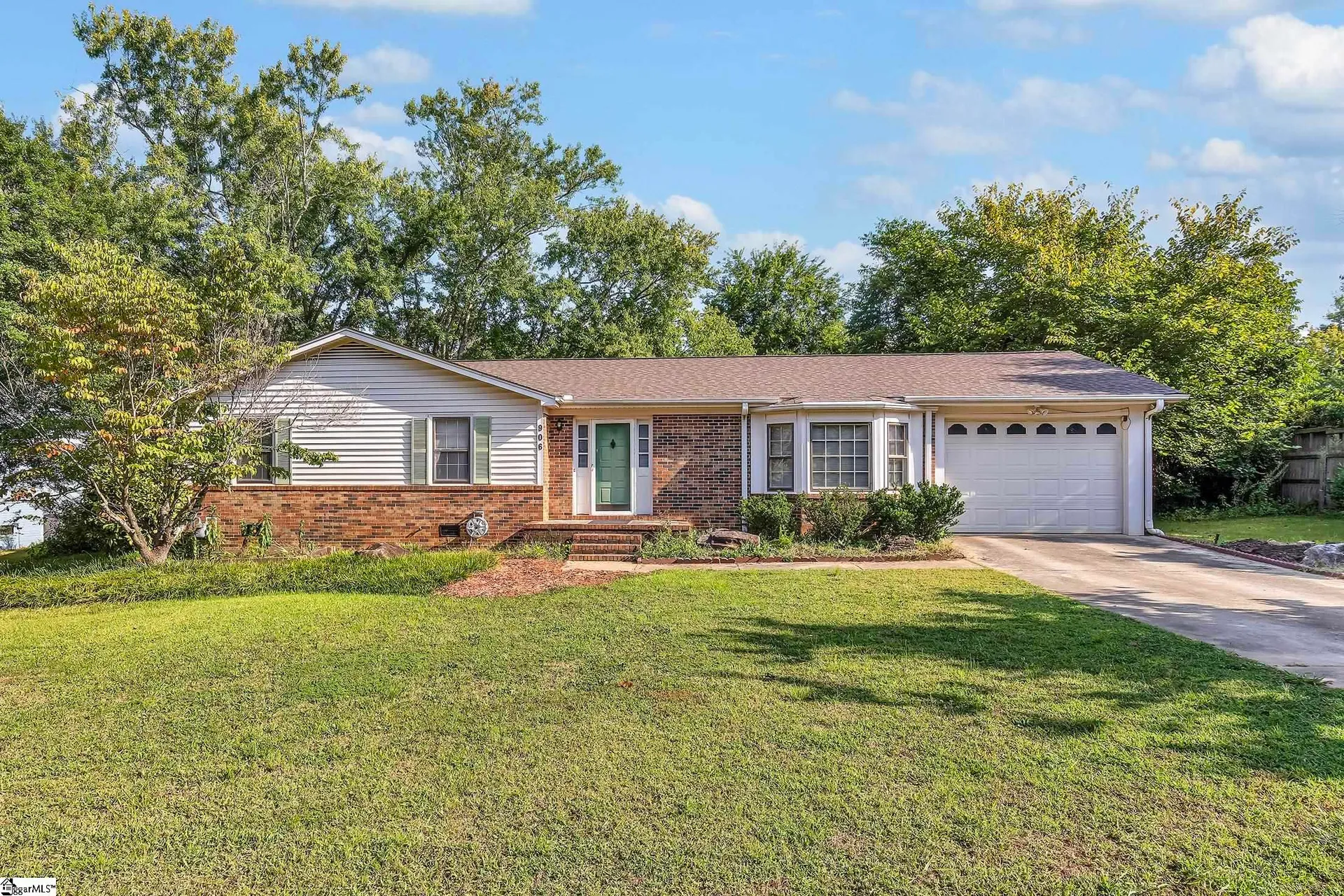 906 Saluda Lake Road