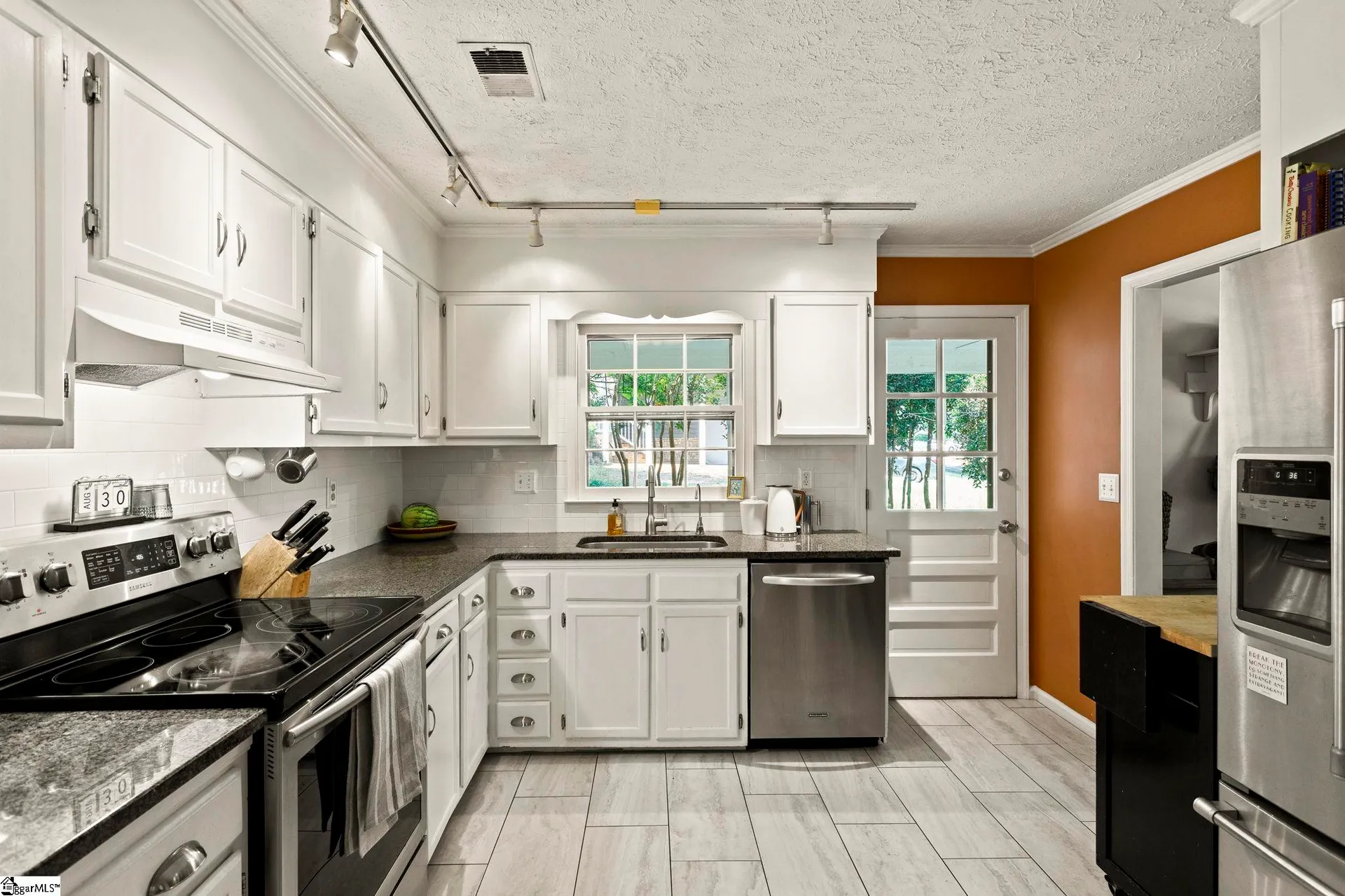 Property image 3 at 22 Doverdale Road, Greenville, SC 29615