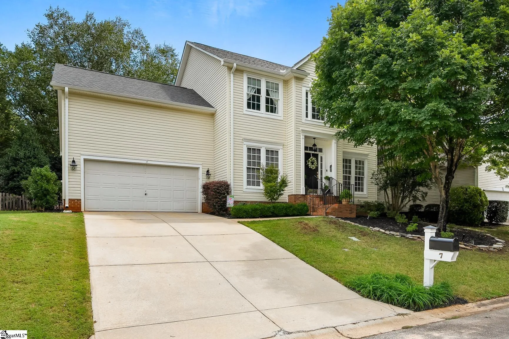 Property image 2 at 7 S Cedarbluff Court, Greer, SC 29650