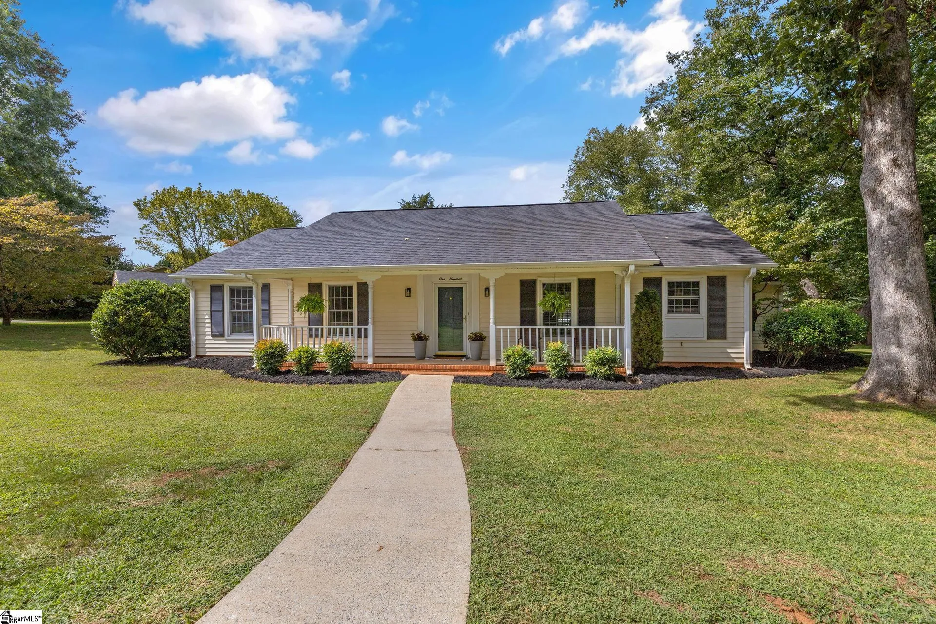 Property image 4 at 100 Woodstock Lane, Greer, SC 29650