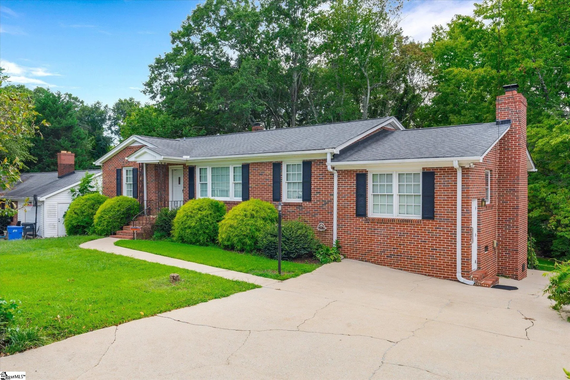 Property image 3 at 100 Thornwood Drive, Taylors, SC 29687