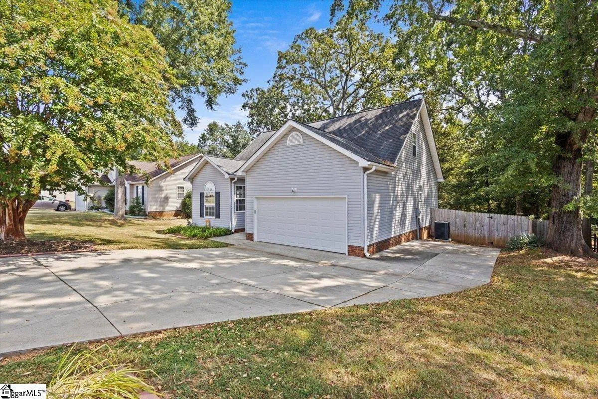Property image 2 at 416 Windy Meadow Way, Simpsonville, SC 29680