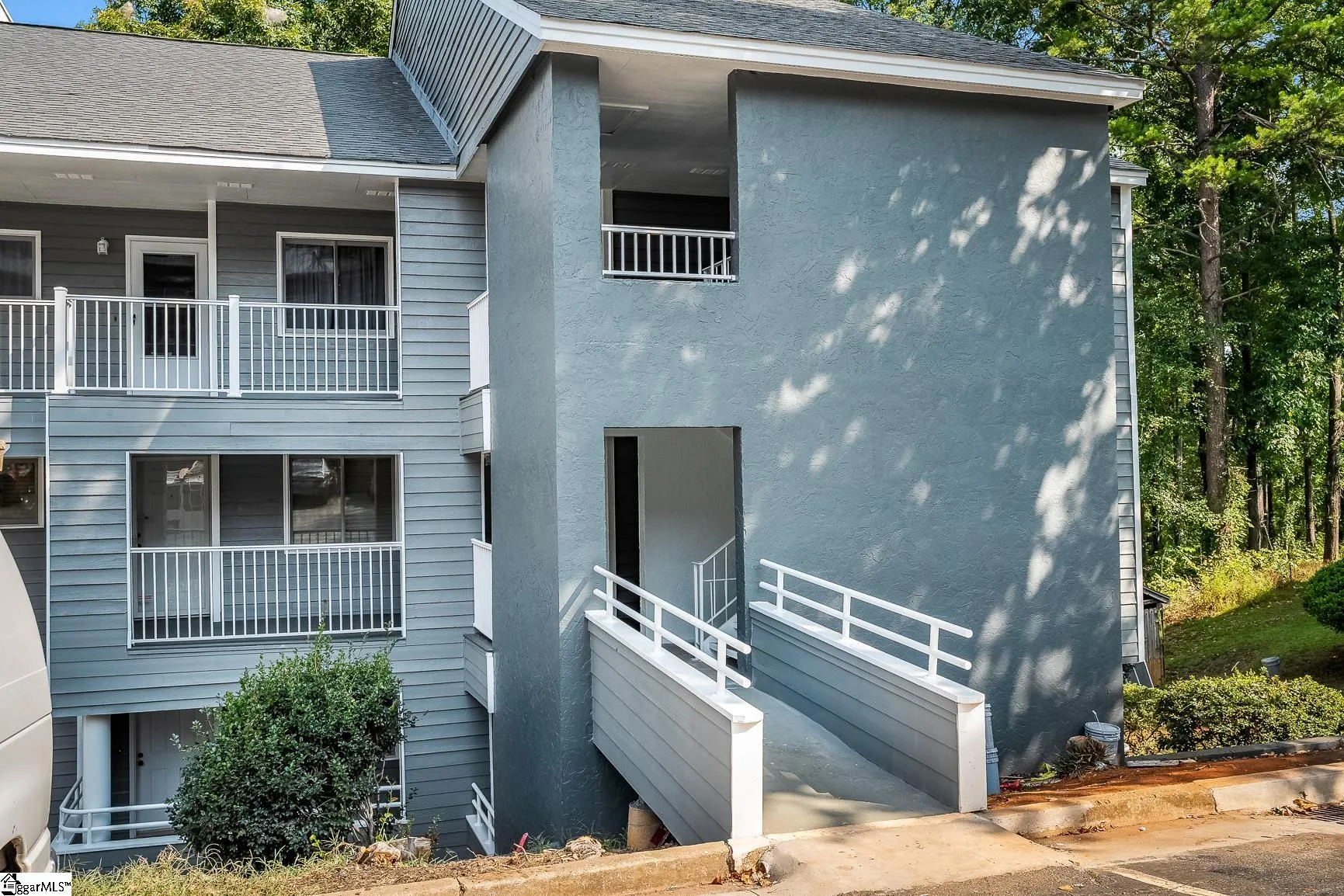 704 Northlake Drive