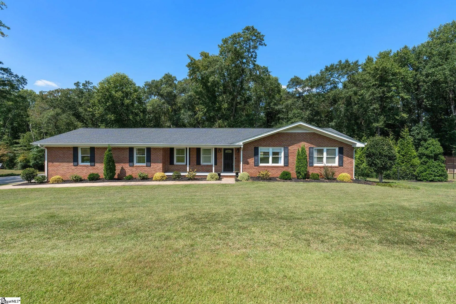 1153 Lakeview Drive