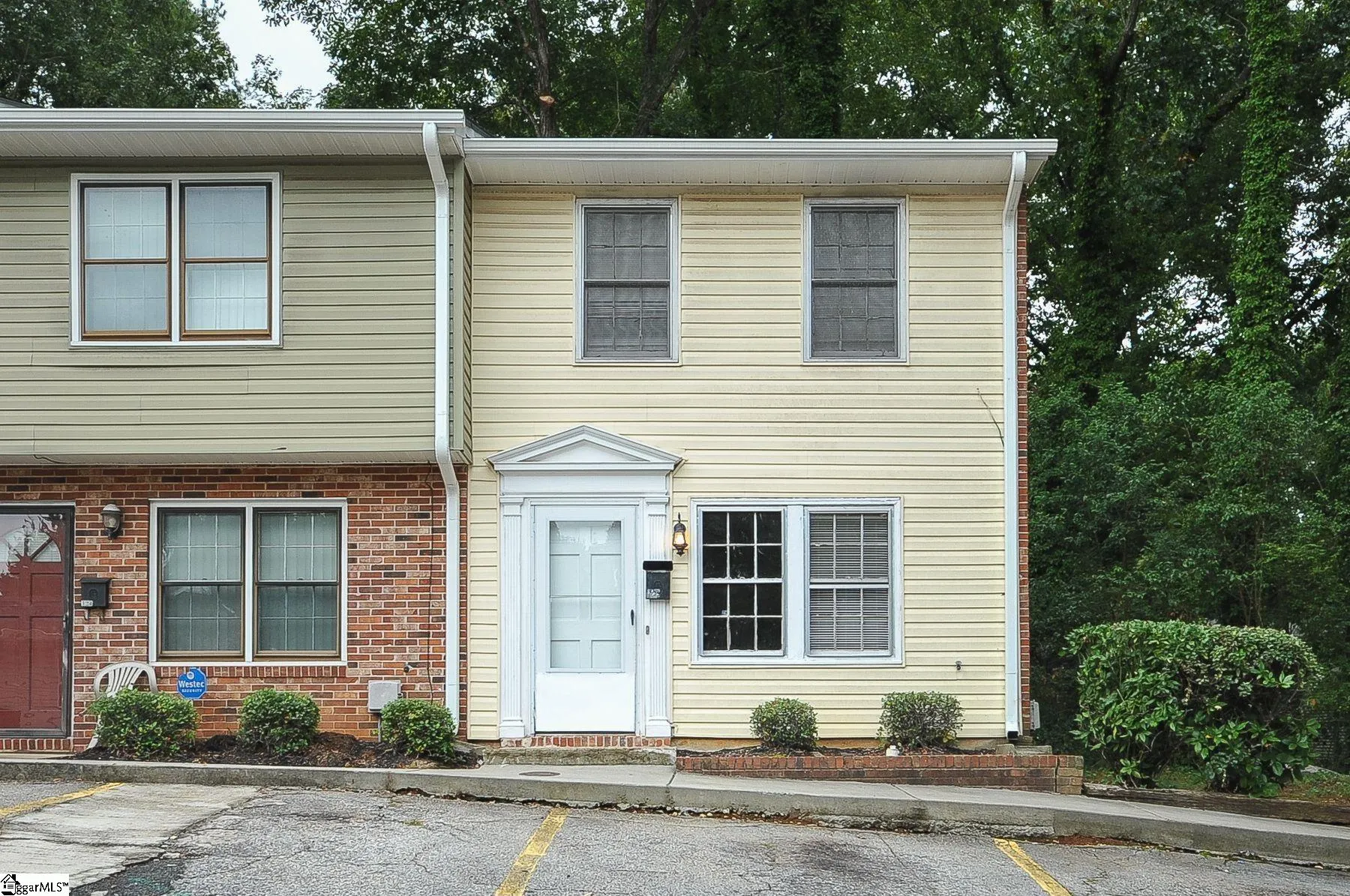 122 Pine Creek Court