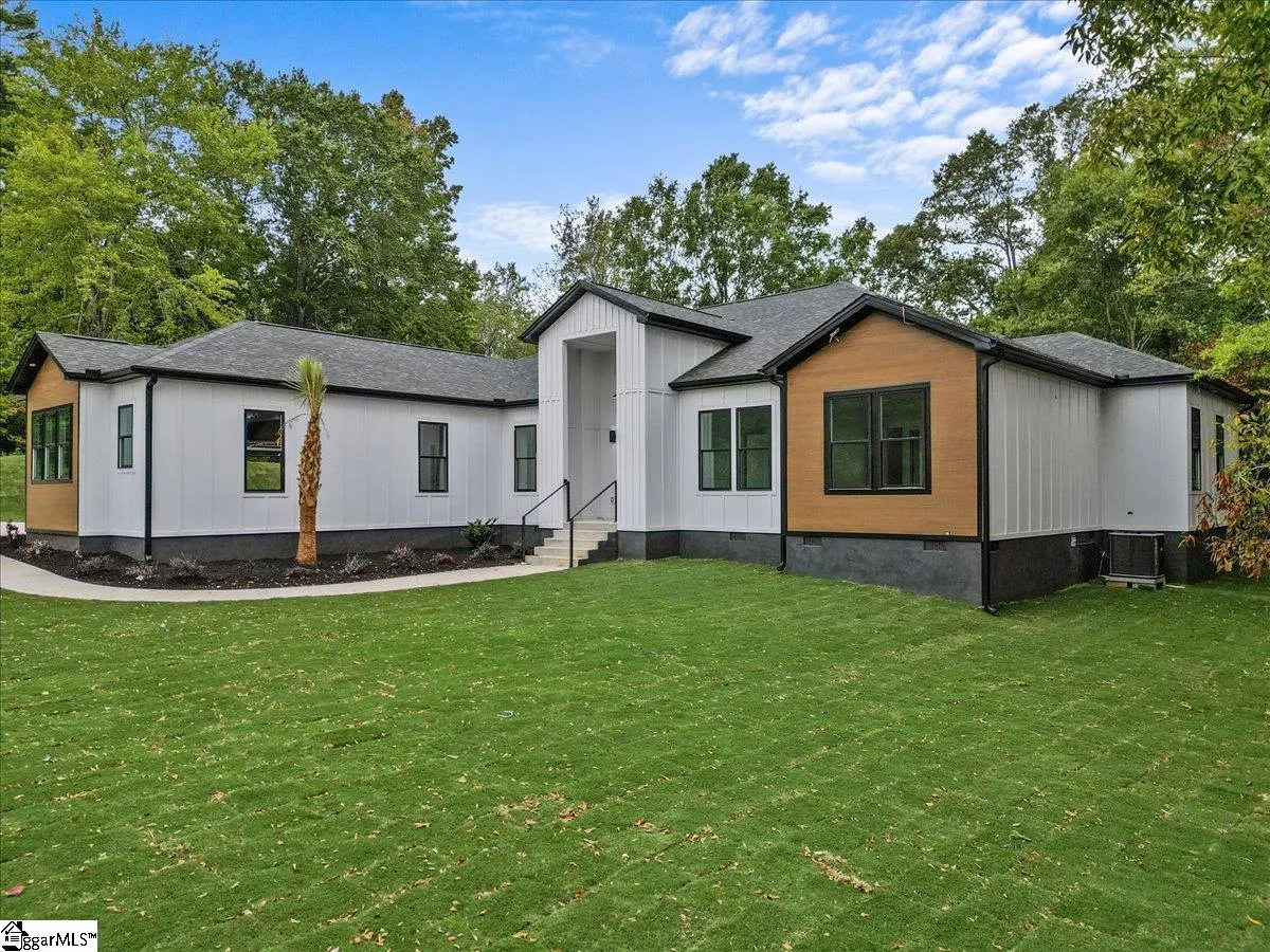 Property image 2 at 210 Horseshoe Bend Road, Easley, SC 29642