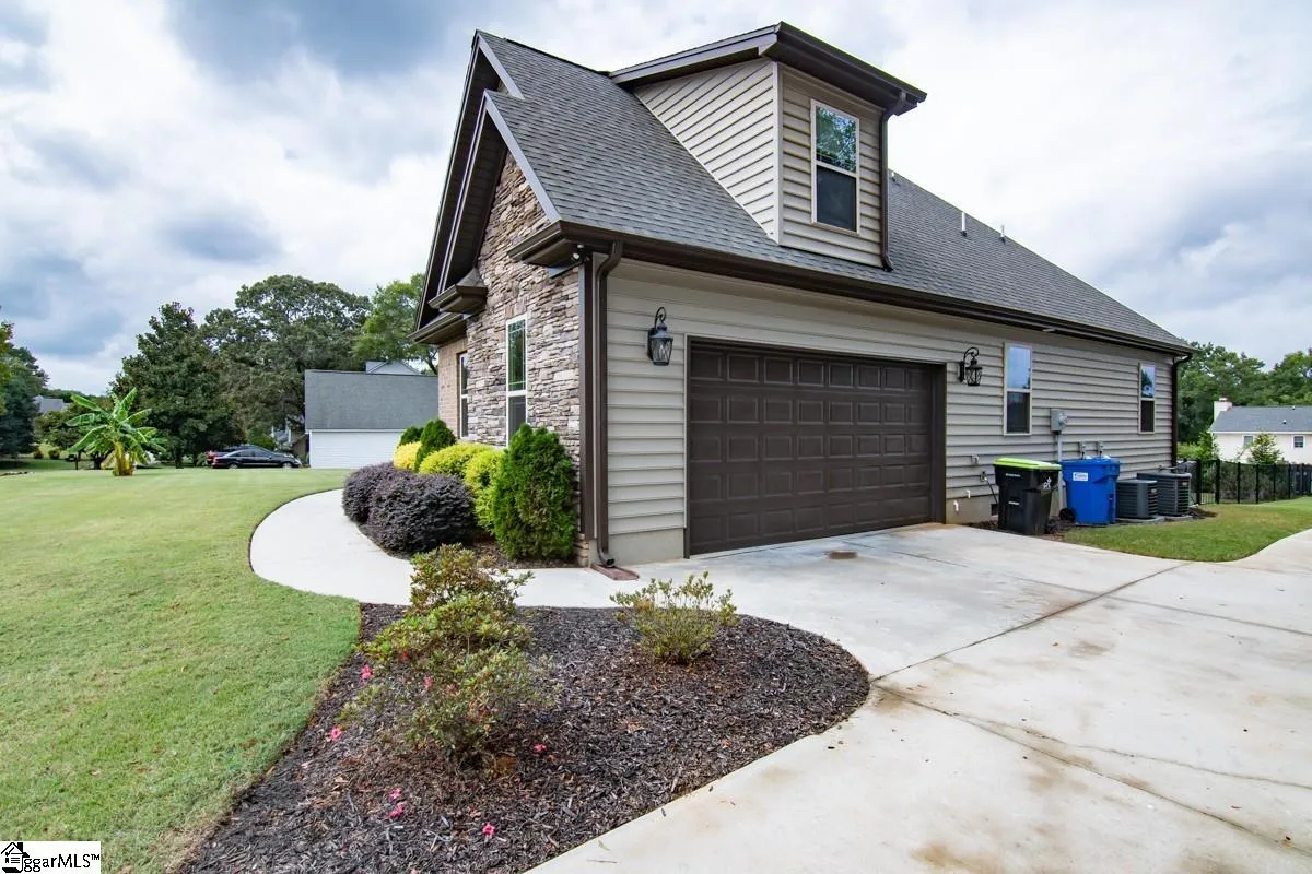 Property image 2 at 207 Poplar Ridge Road, Simpsonville, SC 29681