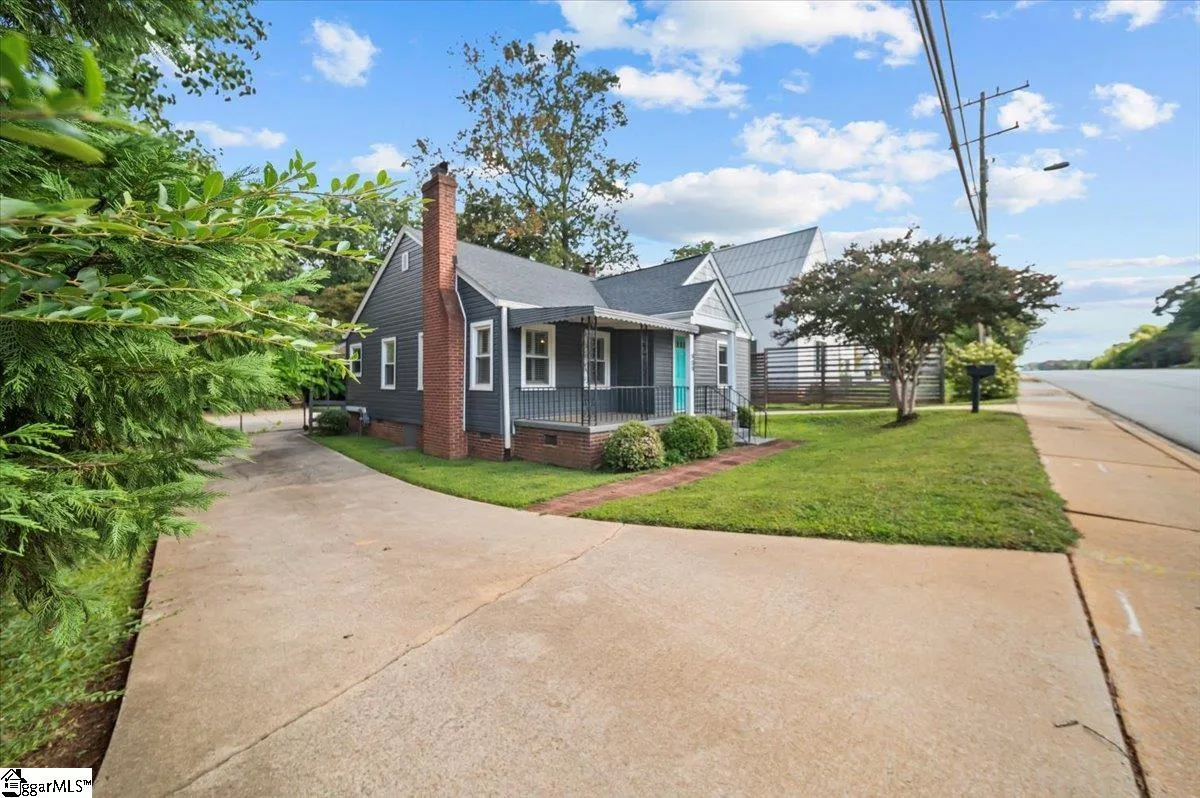 Property image 2 at 909 Rutherford Road, Greenville, SC 29609