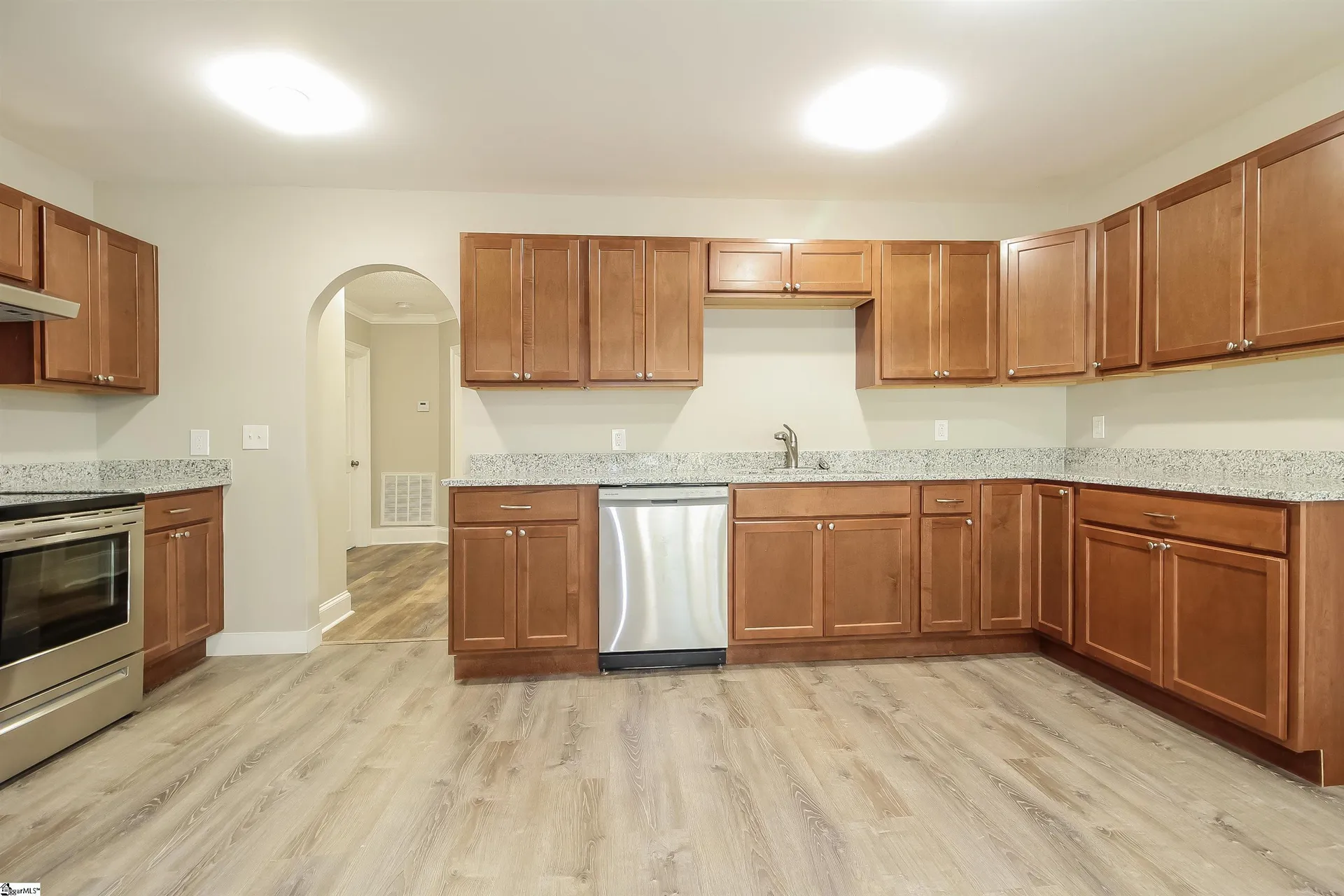 Property image 4 at 111 Ivydale Drive, Greenville, SC 29609-1925