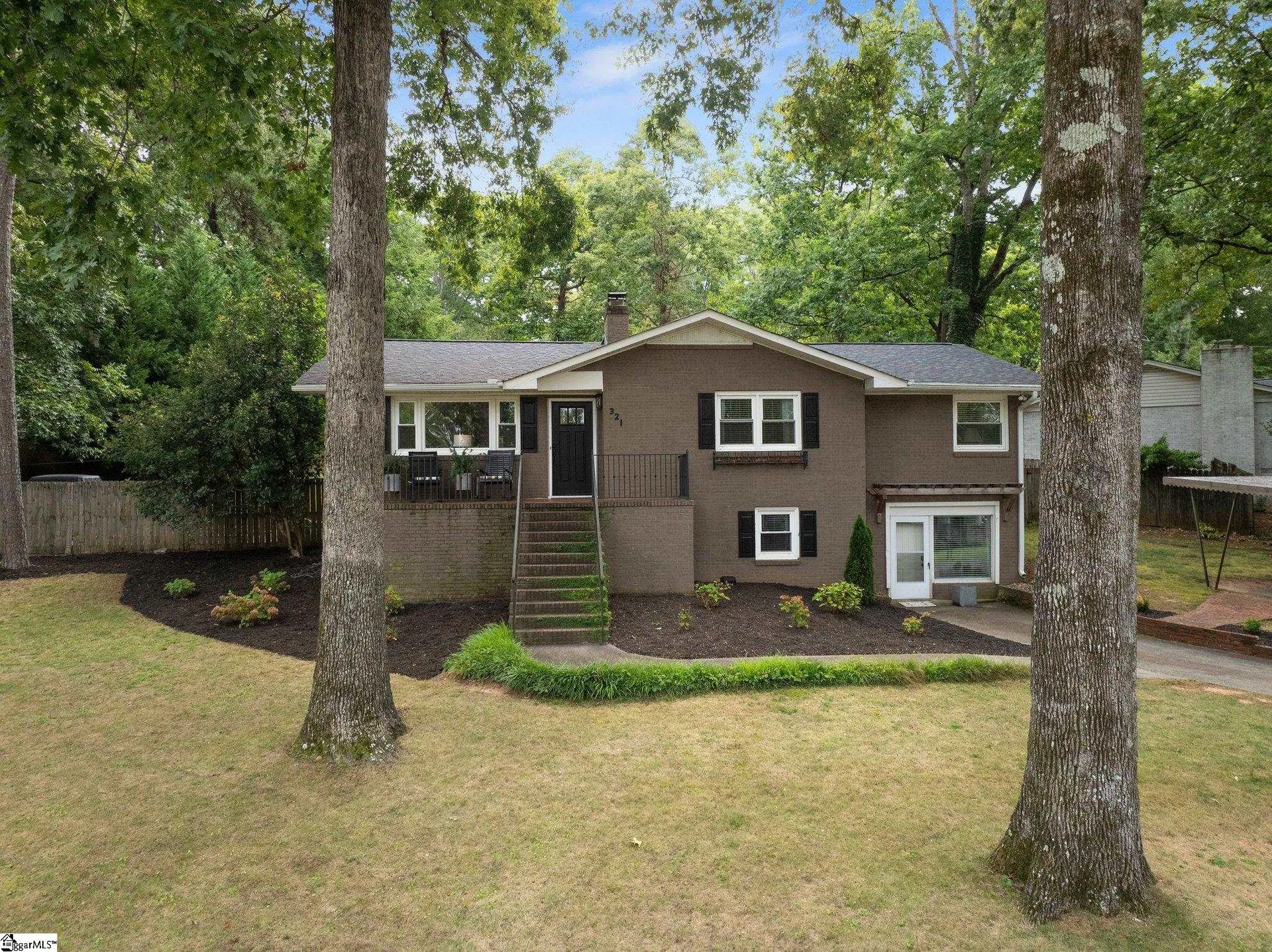 321 Robin Hood Road