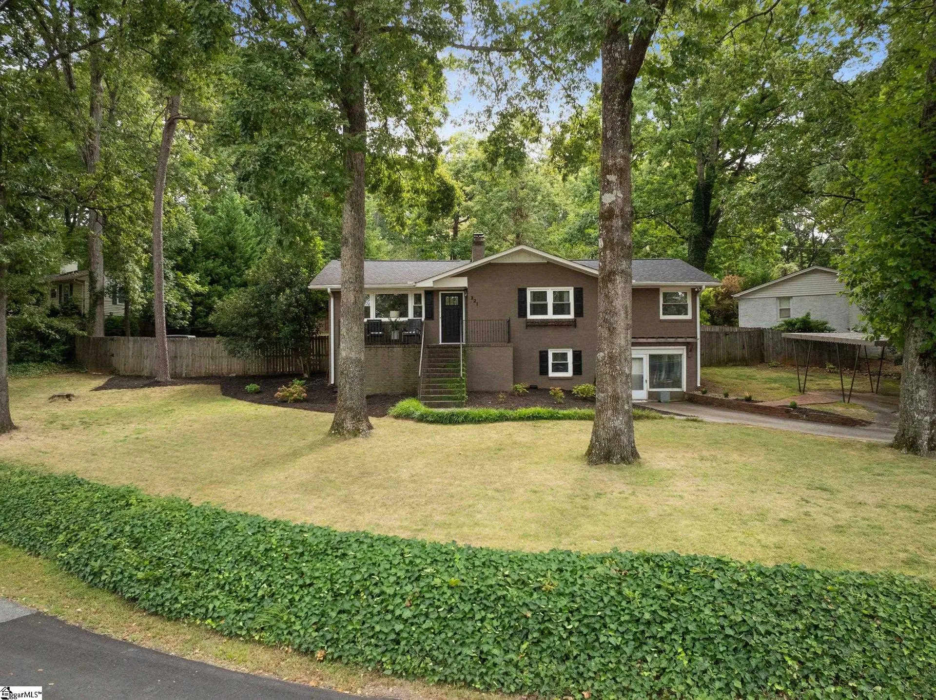 Property image 4 at 321 Robin Hood Road, Greenville, SC 29607