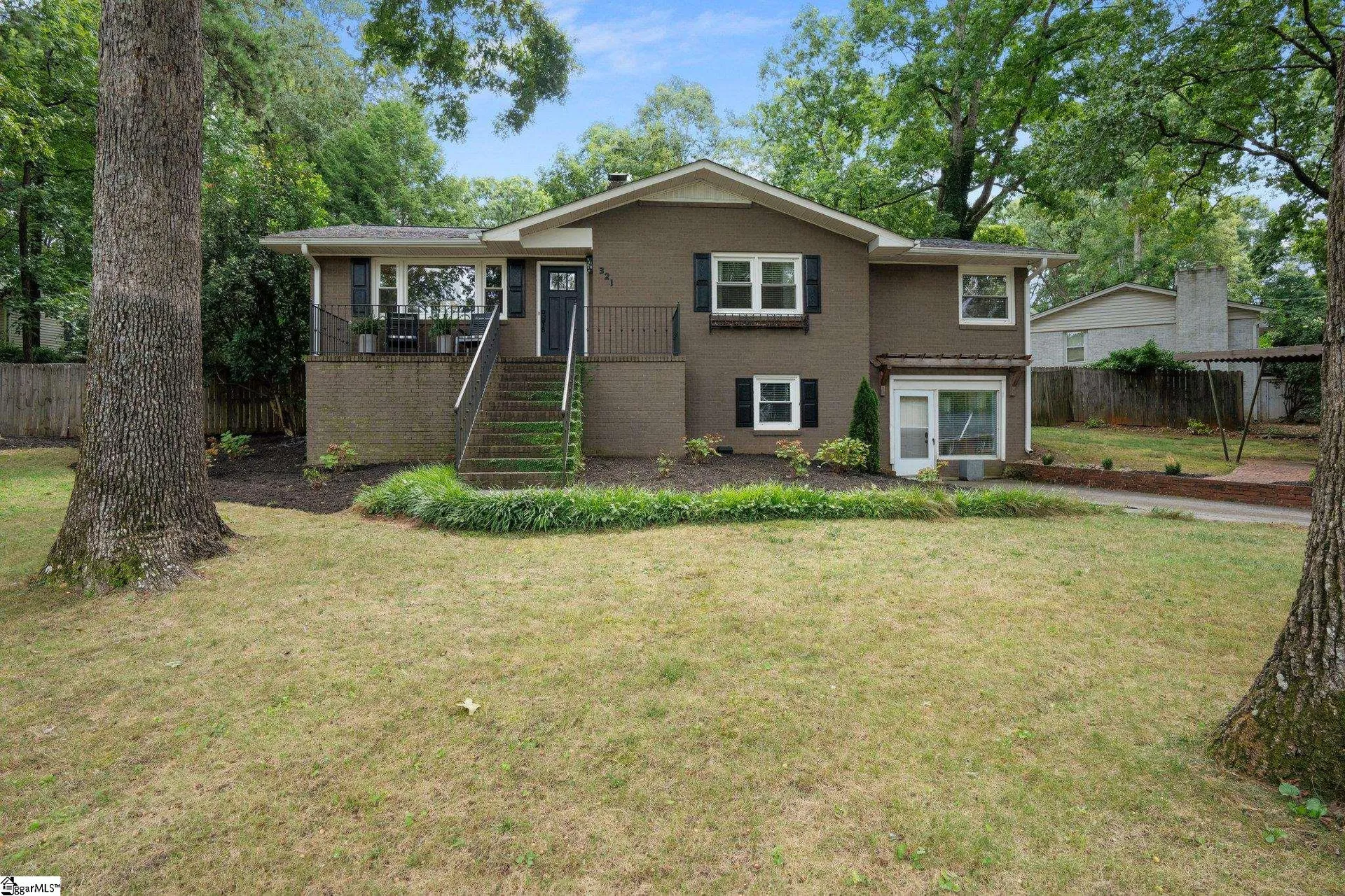 Property image 5 at 321 Robin Hood Road, Greenville, SC 29607