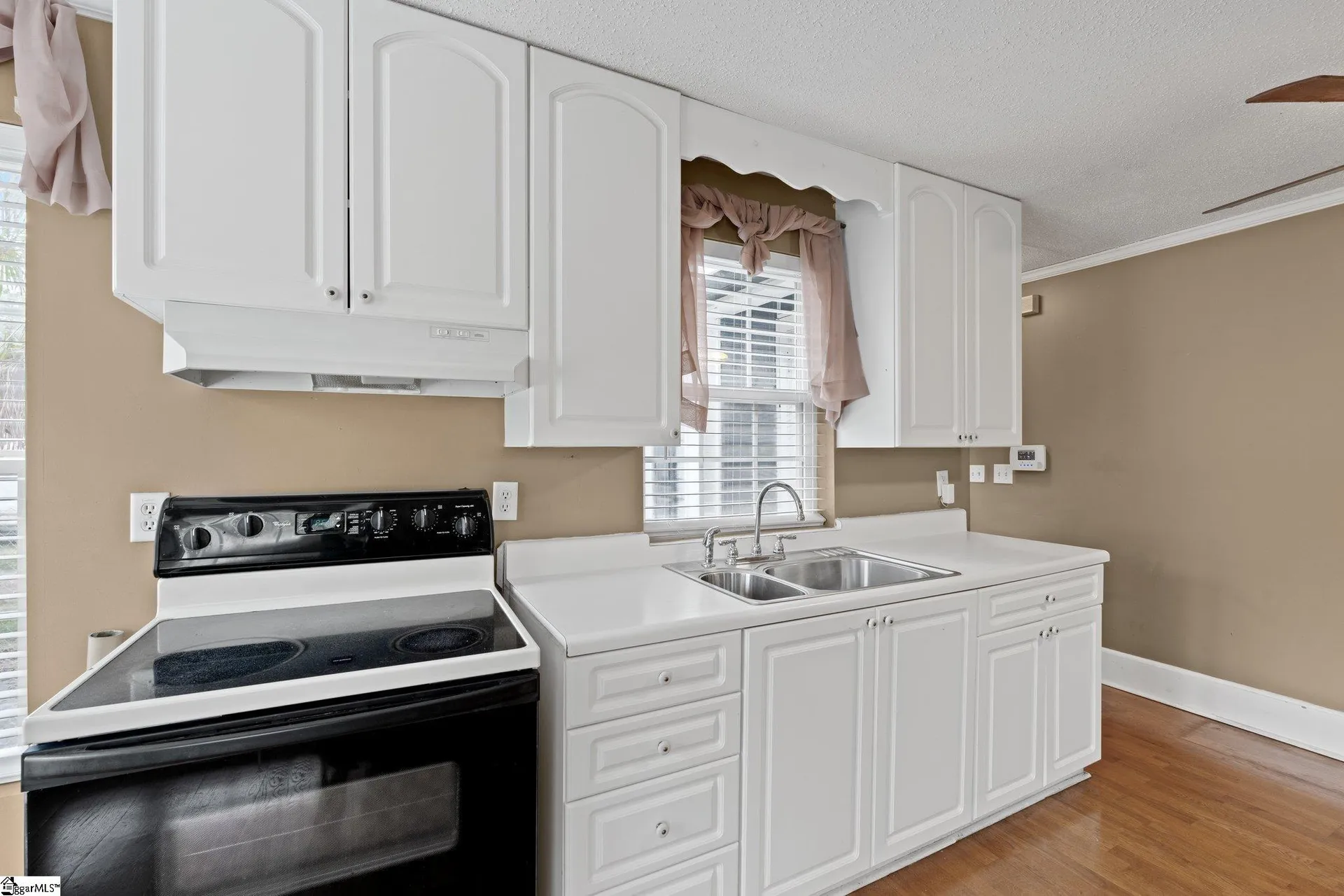 Property image 3 at 2 W Wilburn Avenue, Greenville, SC 29611