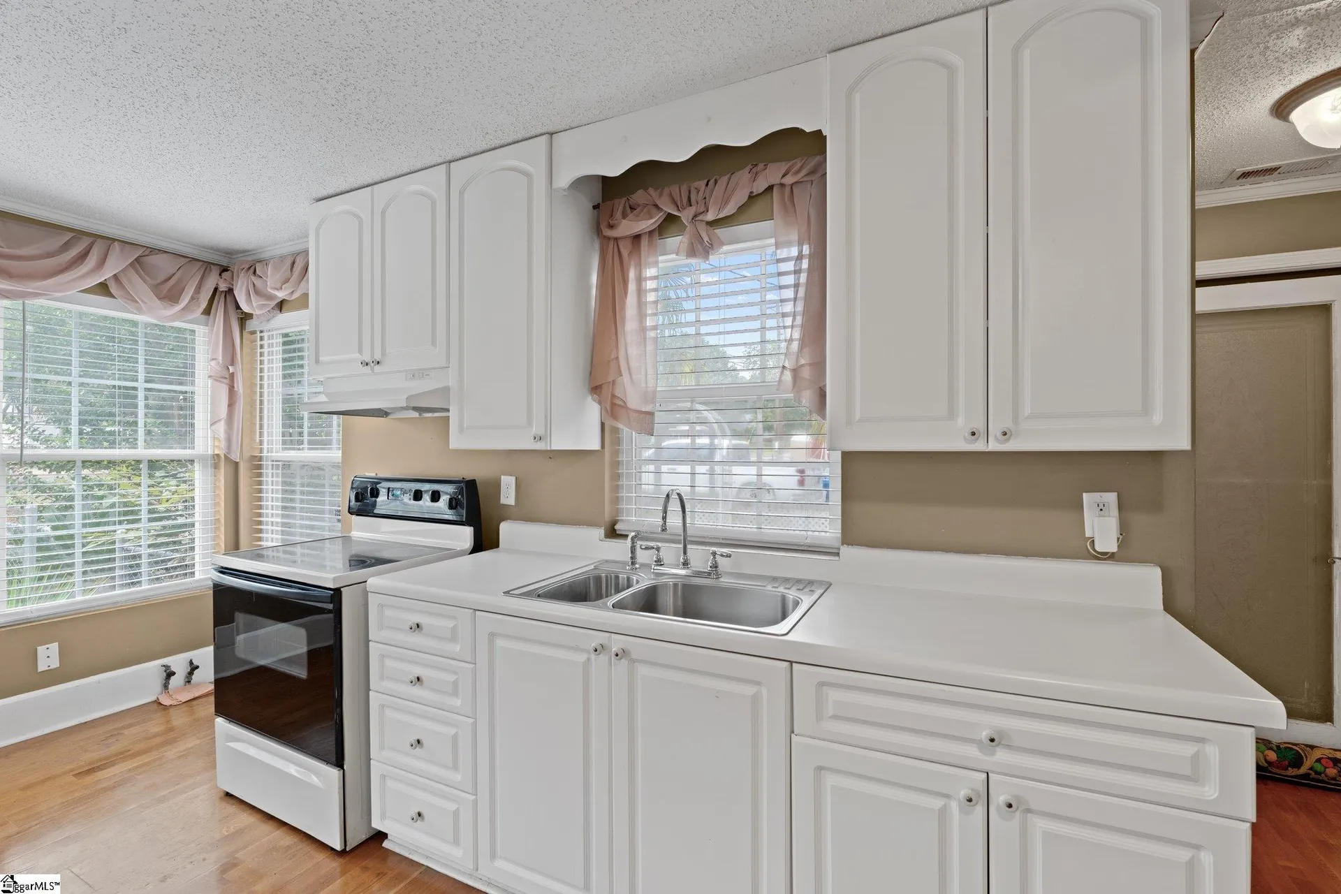 Property image 4 at 2 W Wilburn Avenue, Greenville, SC 29611