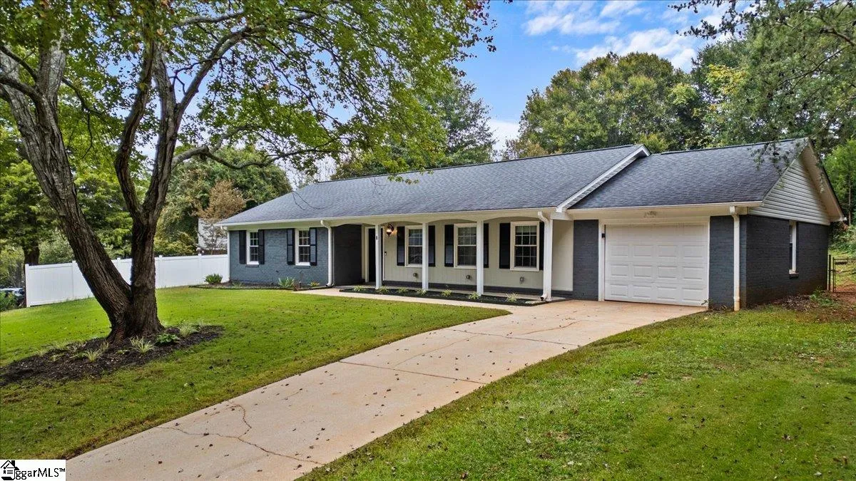 Property image 2 at 6 Doverdale Road, Greenville, SC 29615