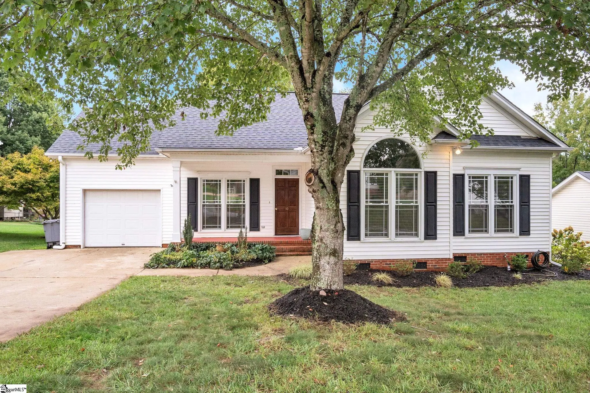 10 Mountainside Way
