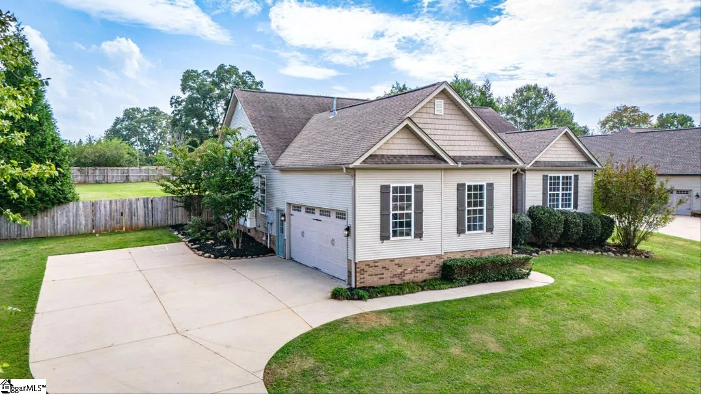 Property image 3 at 212 Brown Farm Way, Taylors, SC 29687