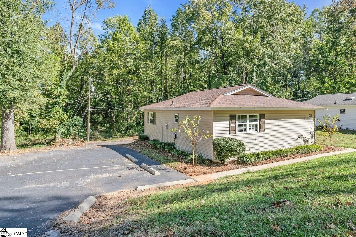 Property image 2 at 22 Kimbell Court, Greenville, SC 29617