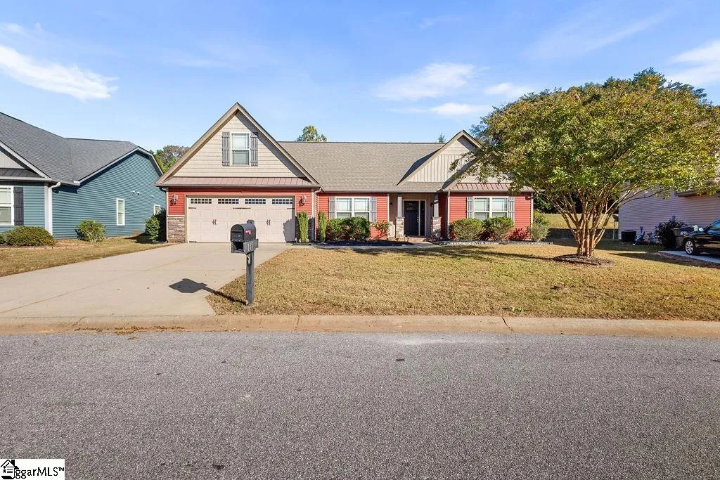 Property image 2 at 105 Terilyn Court, Greenville, SC 29611