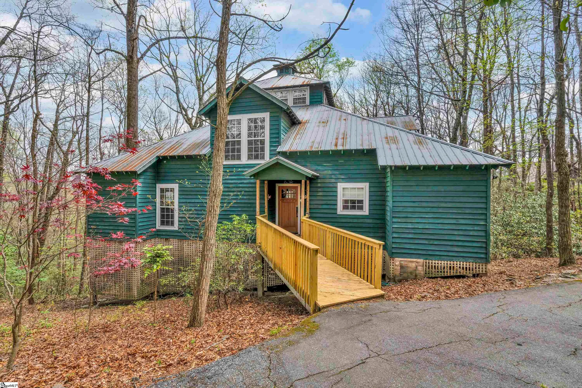 304 Cliff Ridge Drive