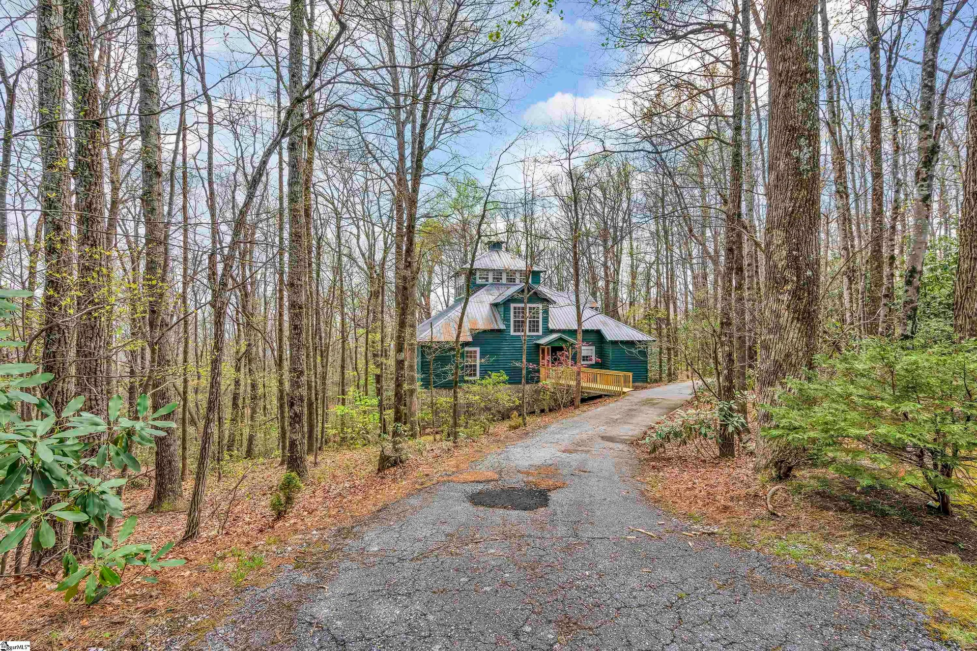 Property image 4 at 304 Cliff Ridge Drive, Cleveland, SC 29635