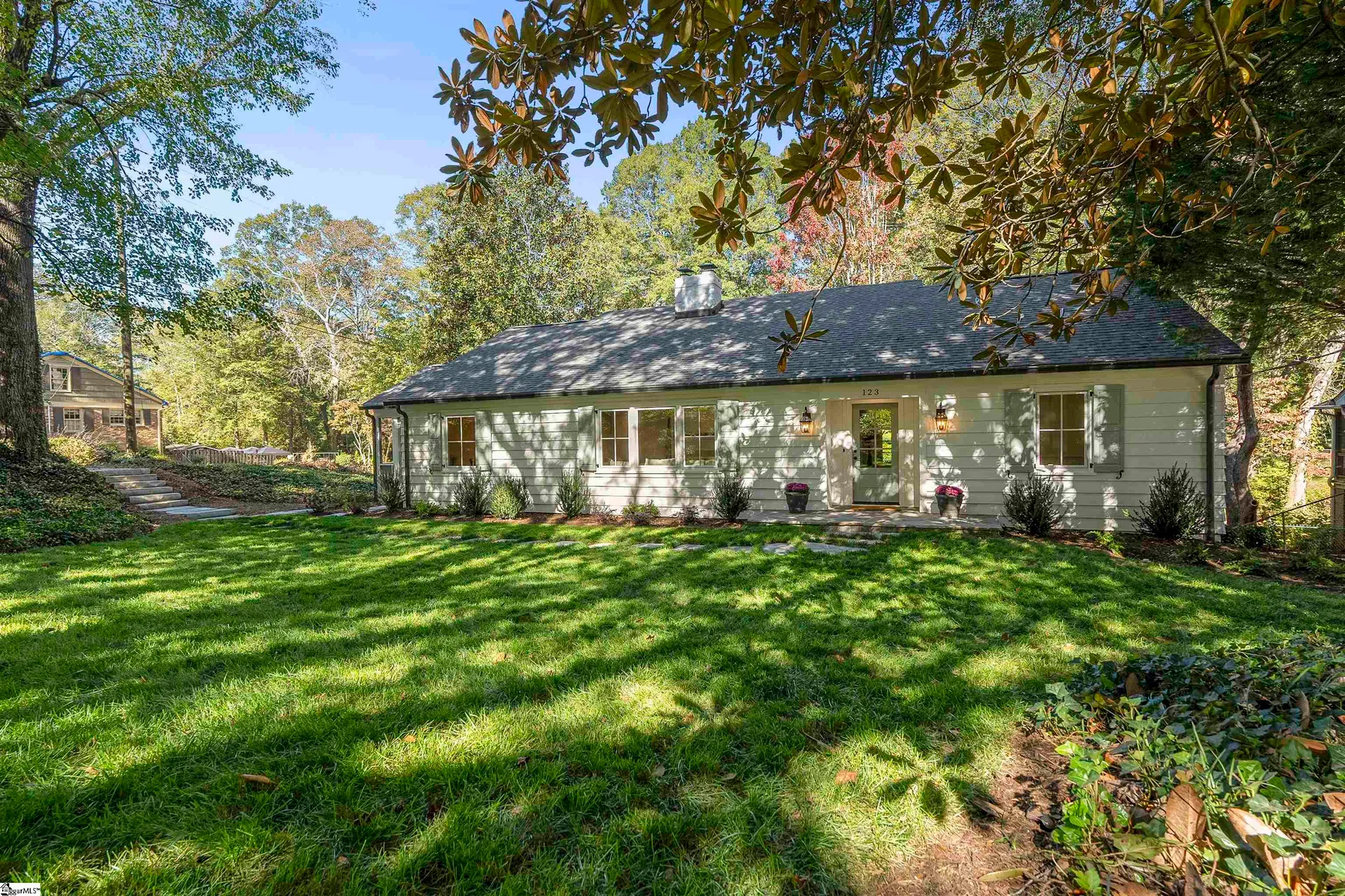 123 Woodland Way